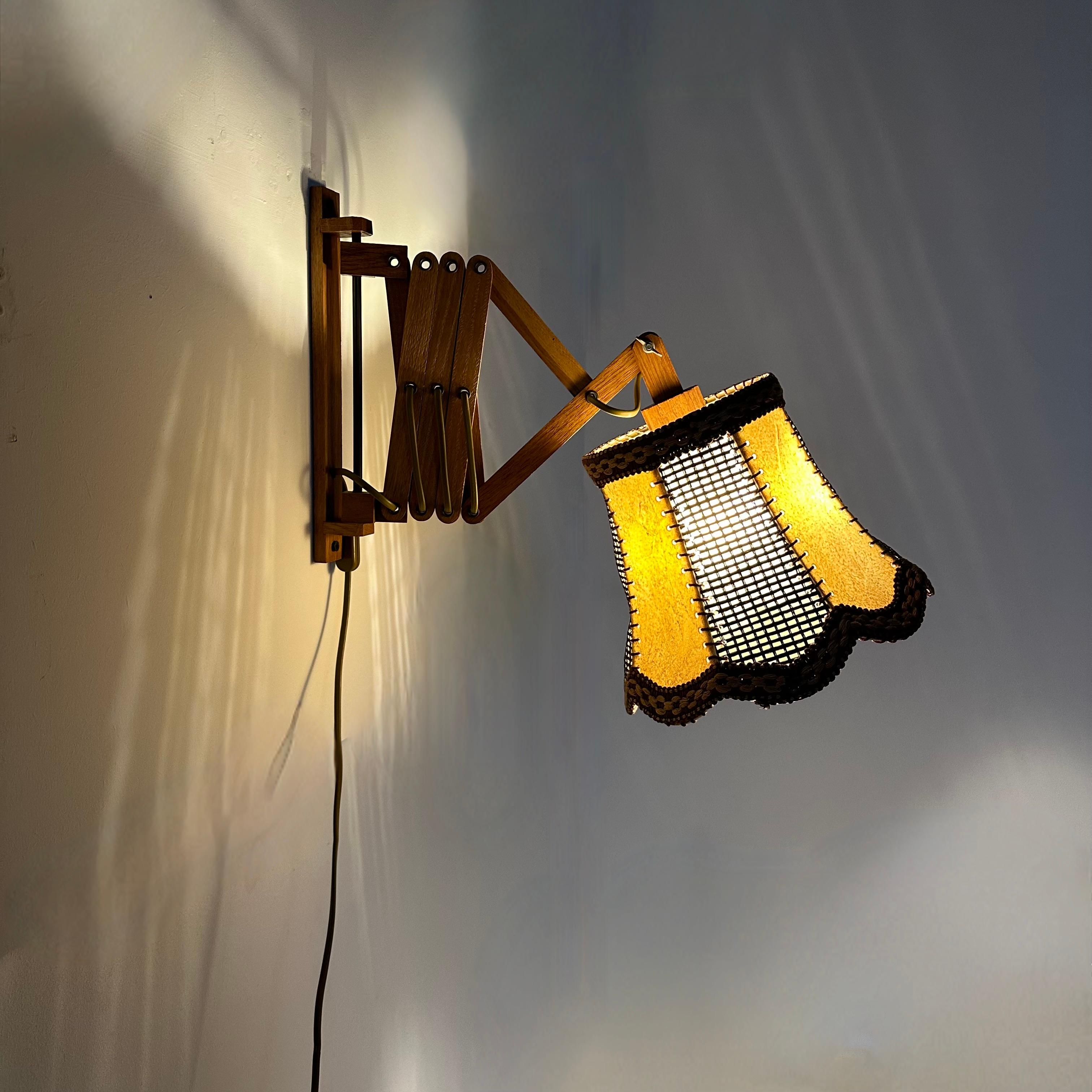 Mid-Century Modern Lampe murale à ciseaux en teck vintage, années 1960 en vente