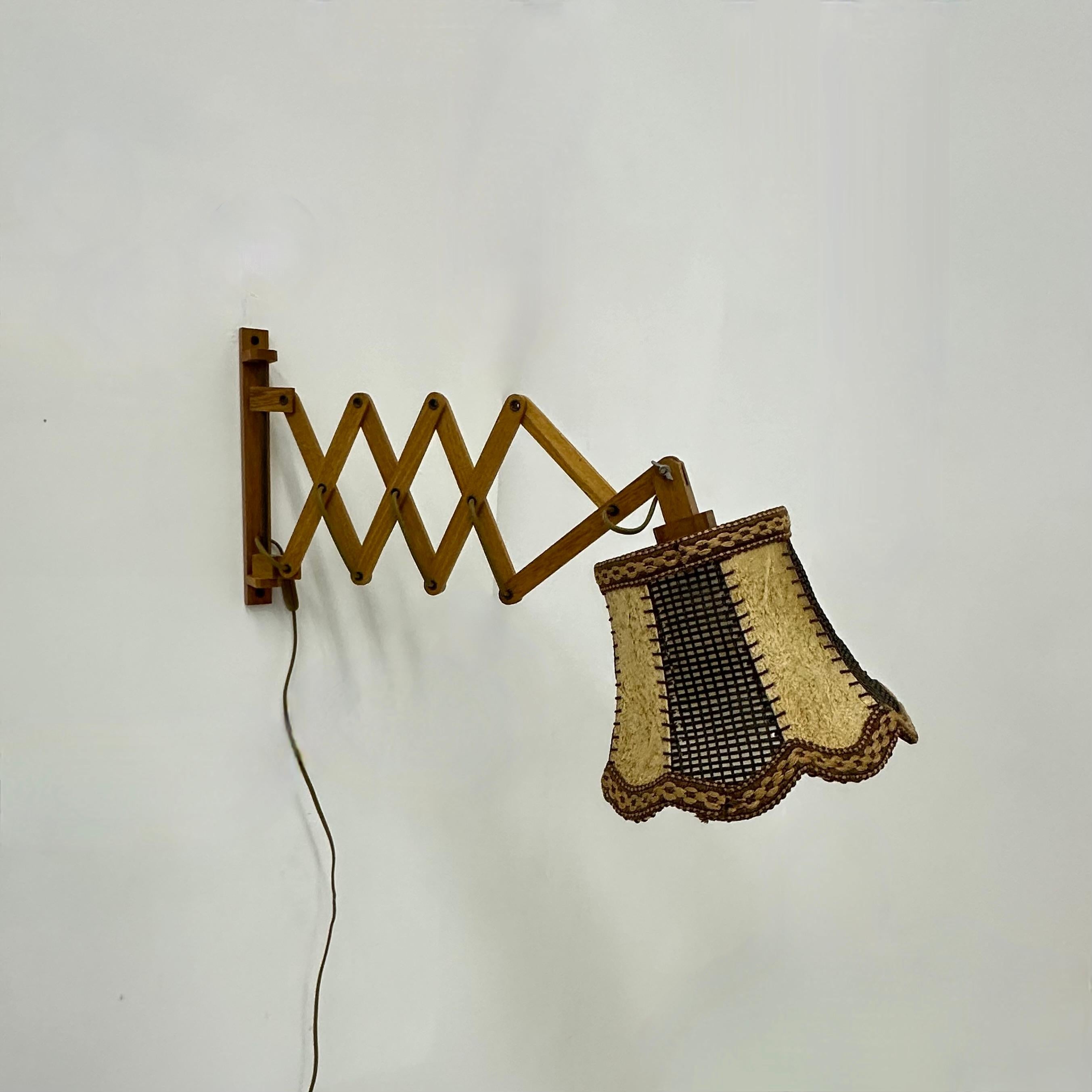 Lampe murale à ciseaux en teck vintage, années 1960 en vente 15