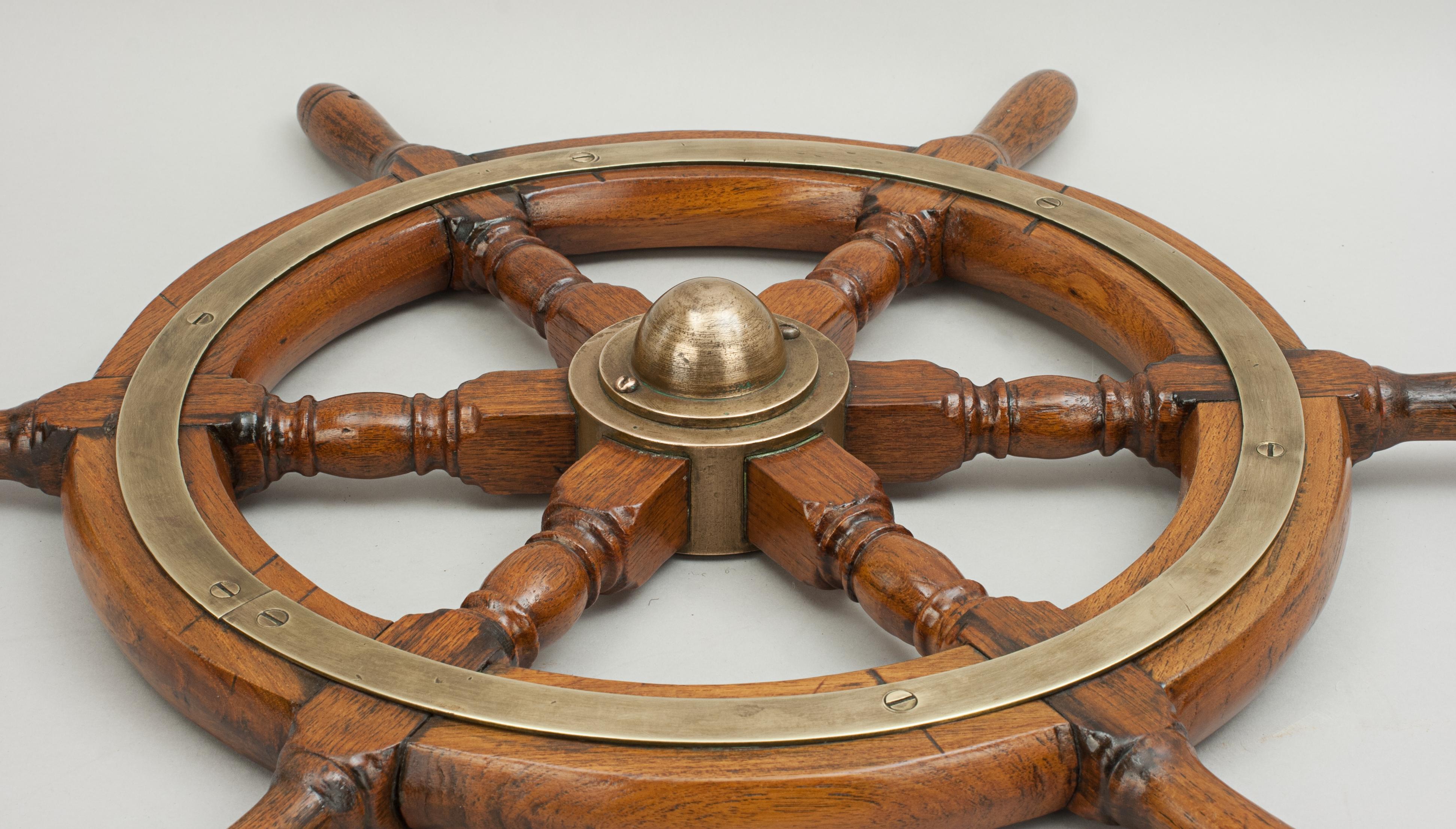 Vintage Teak Ships Wheel, 6 Spoke Helm Wheel, Teak and Brass In Good Condition In Oxfordshire, GB