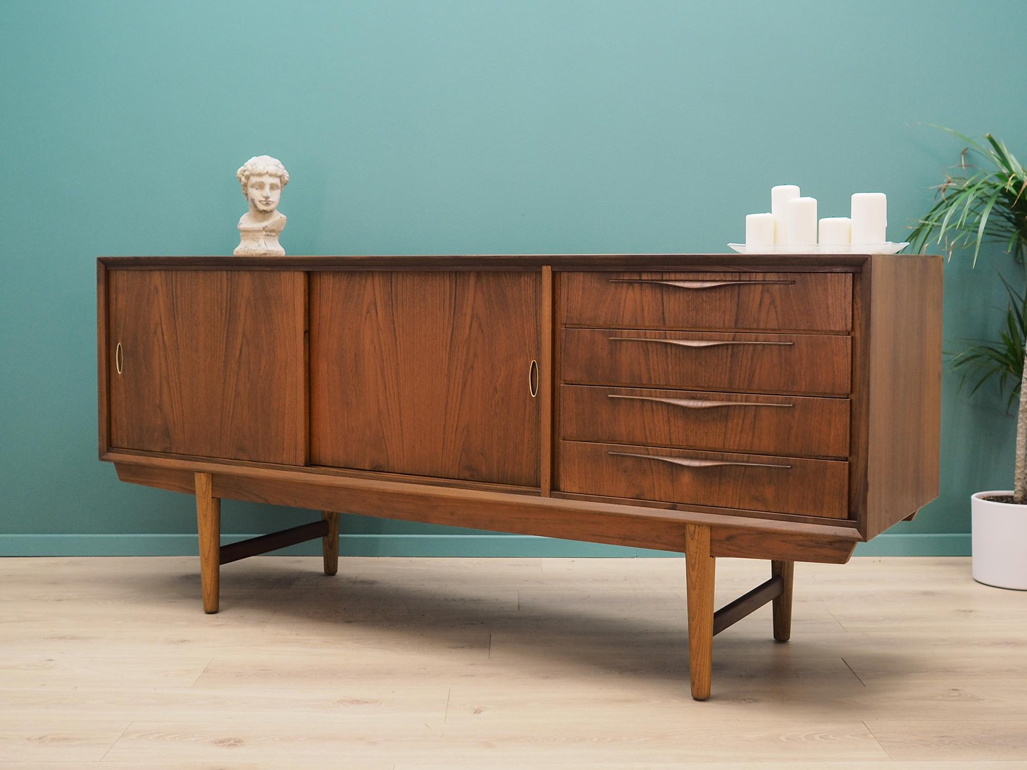 Vintage Teak Sideboard, 1960-1970 In Good Condition For Sale In Szczecin, Zachodniopomorskie