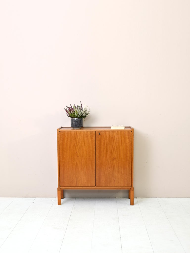 Vintage teak sideboard For Sale at 1stDibs