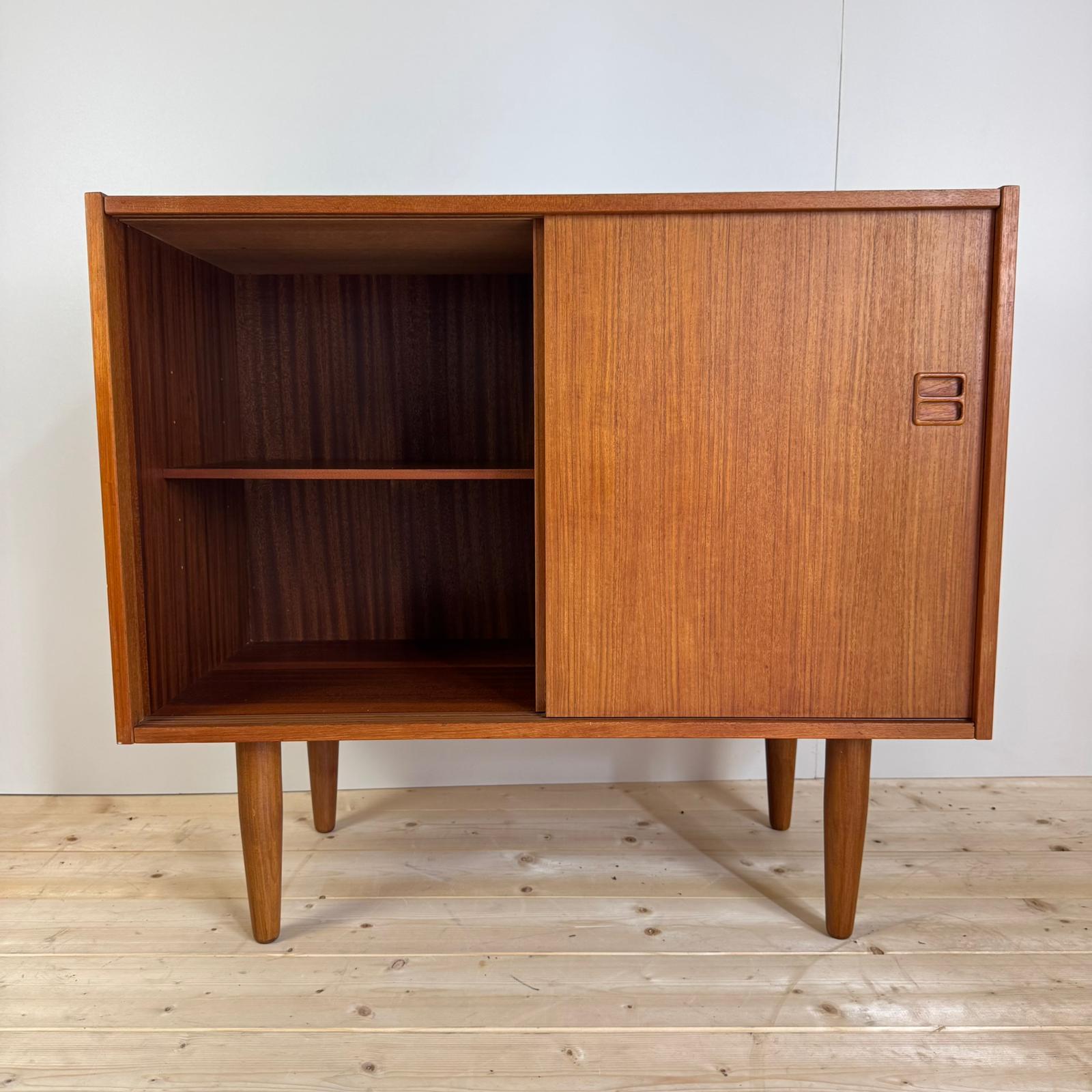 Mid-Century moderno Vintage teak sideboard, Denmark 1960 in vendita