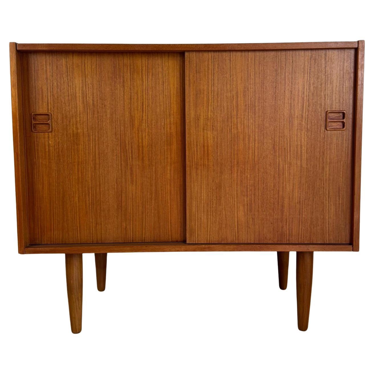 Vintage teak sideboard, Denmark 1960 in vendita