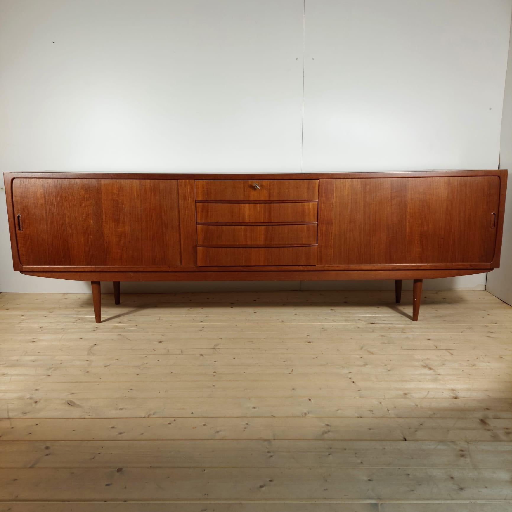 Veneer Vintage teak sideboard, Denmark 1960s For Sale