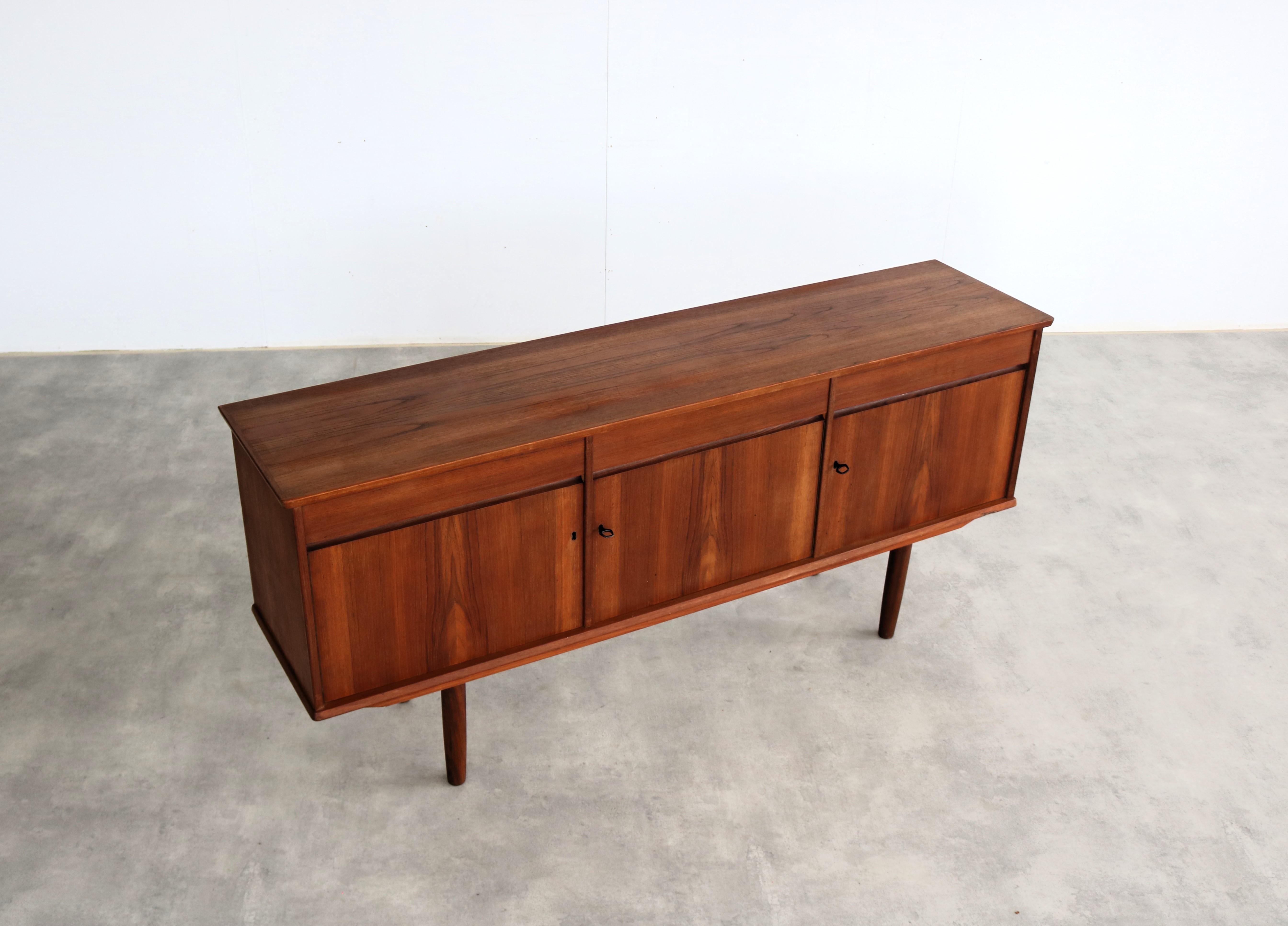 credenza in teak vintage  cassettiera  60s  Svedese in vendita 7
