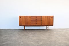 Buffet vintage en teck par Hundevad & Co, Design suédois, années 1960
