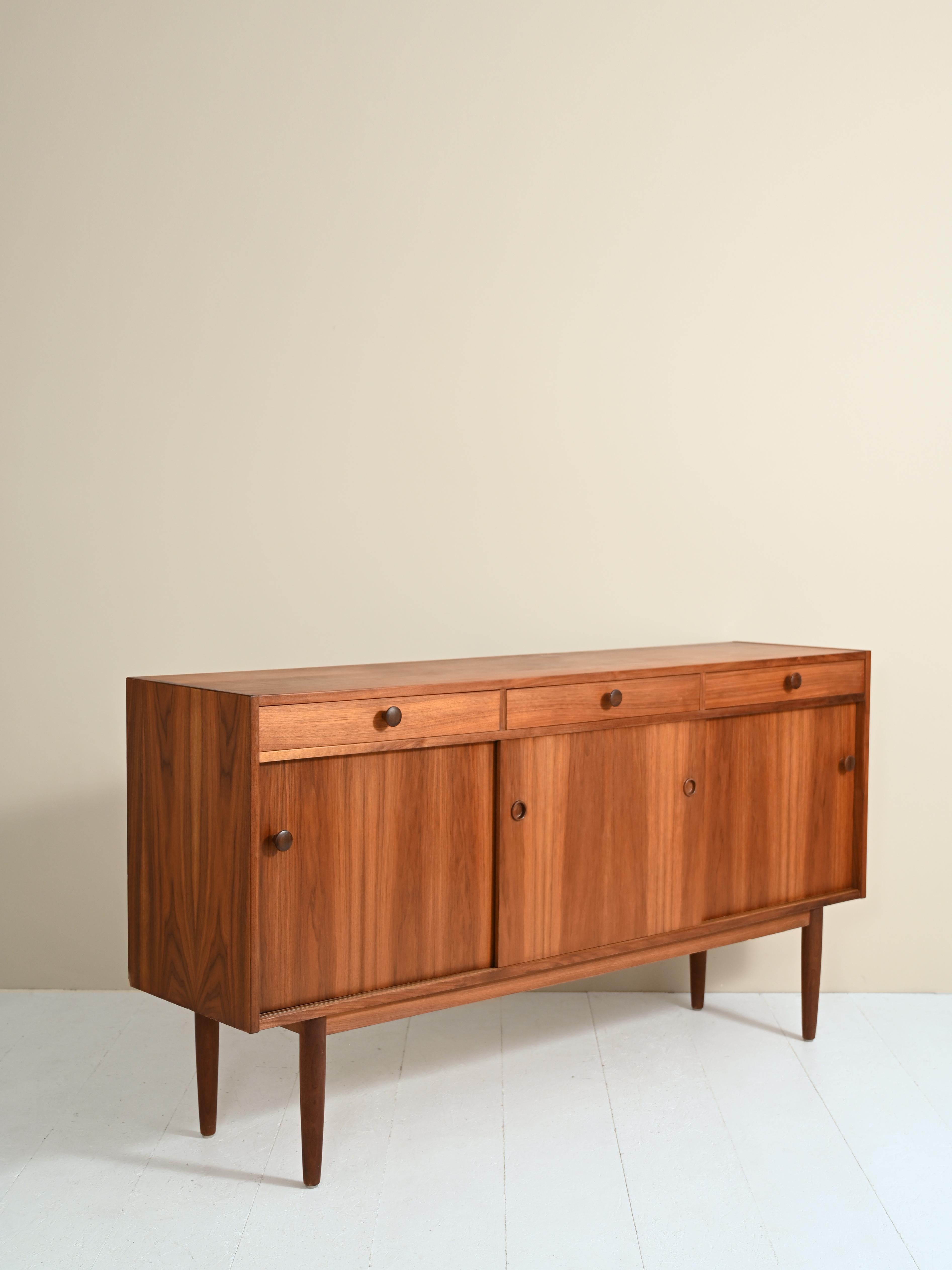 Vintage teak sideboard In Good Condition In Brescia, IT