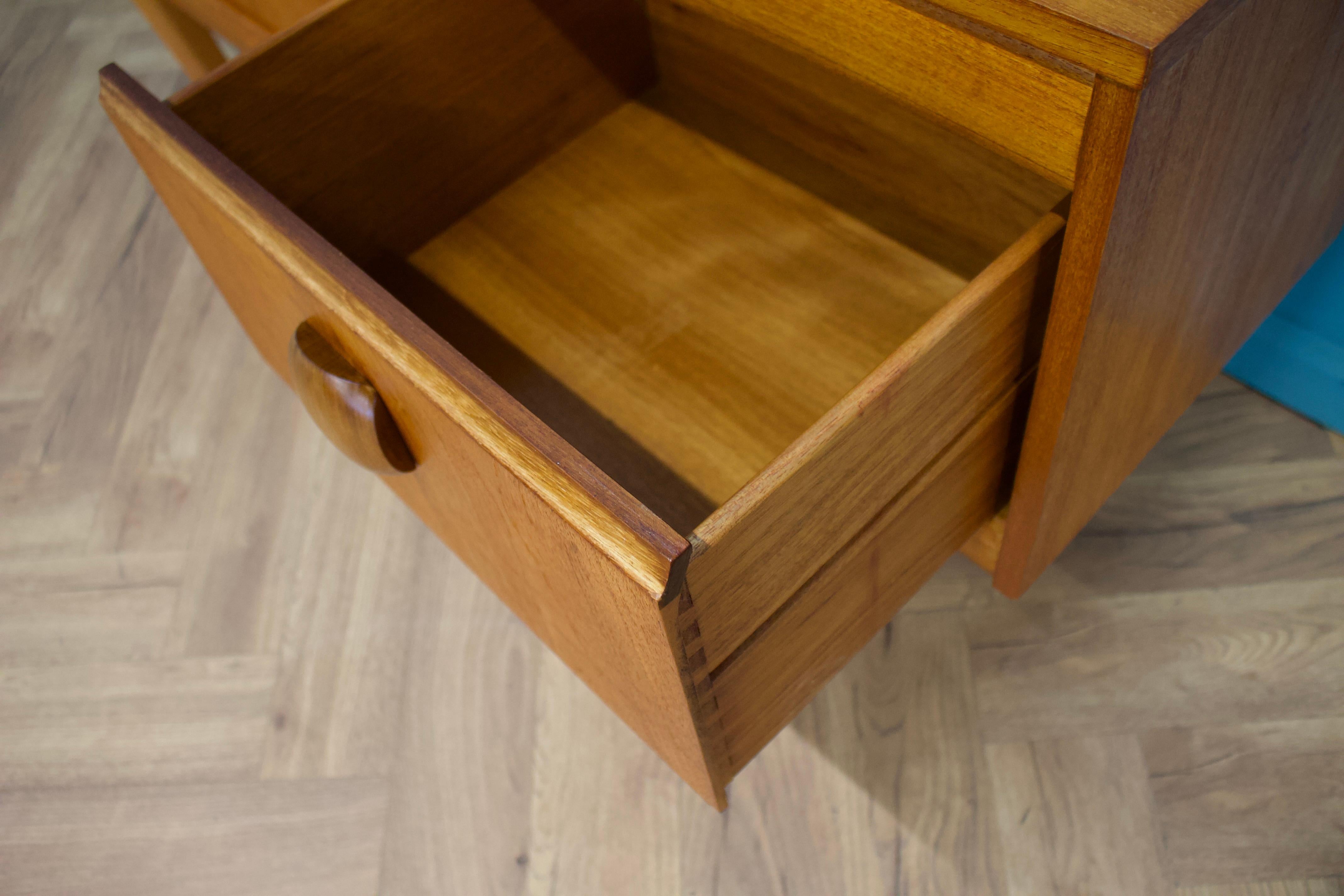 Vintage Teak Sideboard from Elliots of Newbury, 1960s For Sale 1