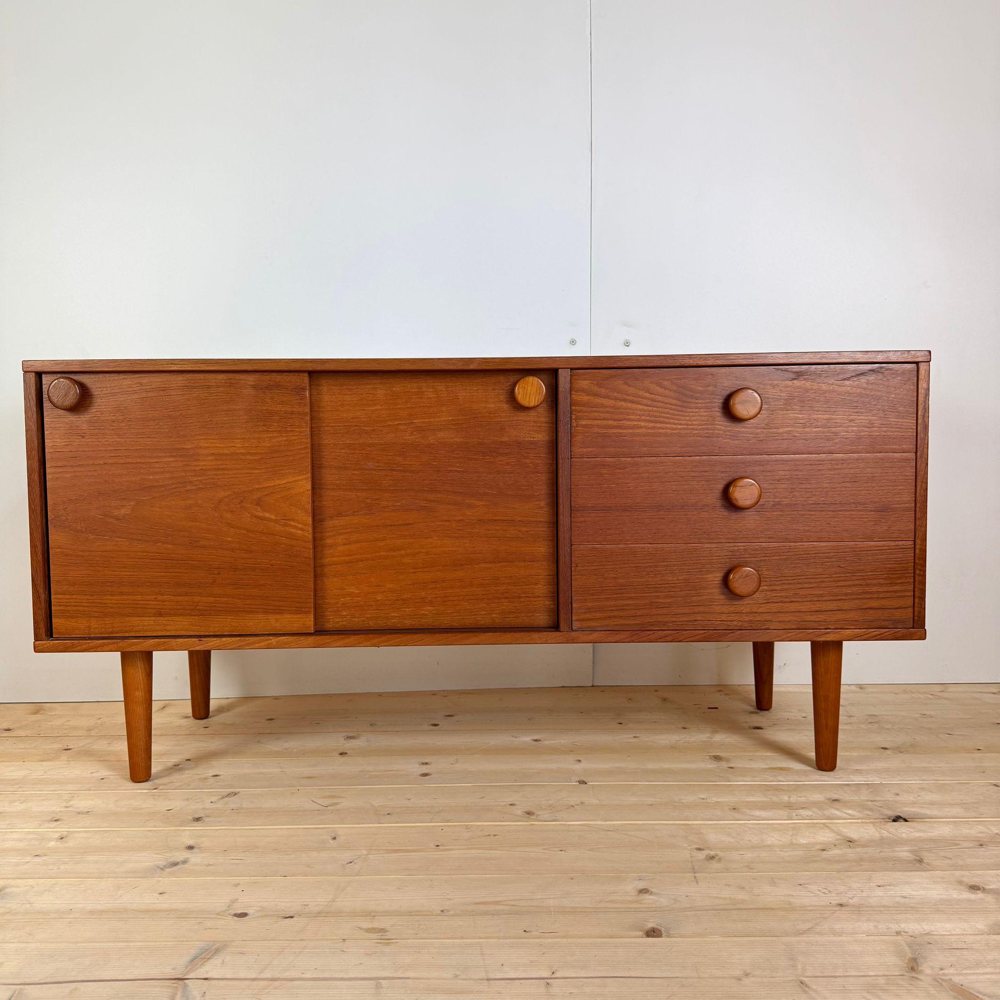 Veneer Vintage teak sideboard with drawers For Sale