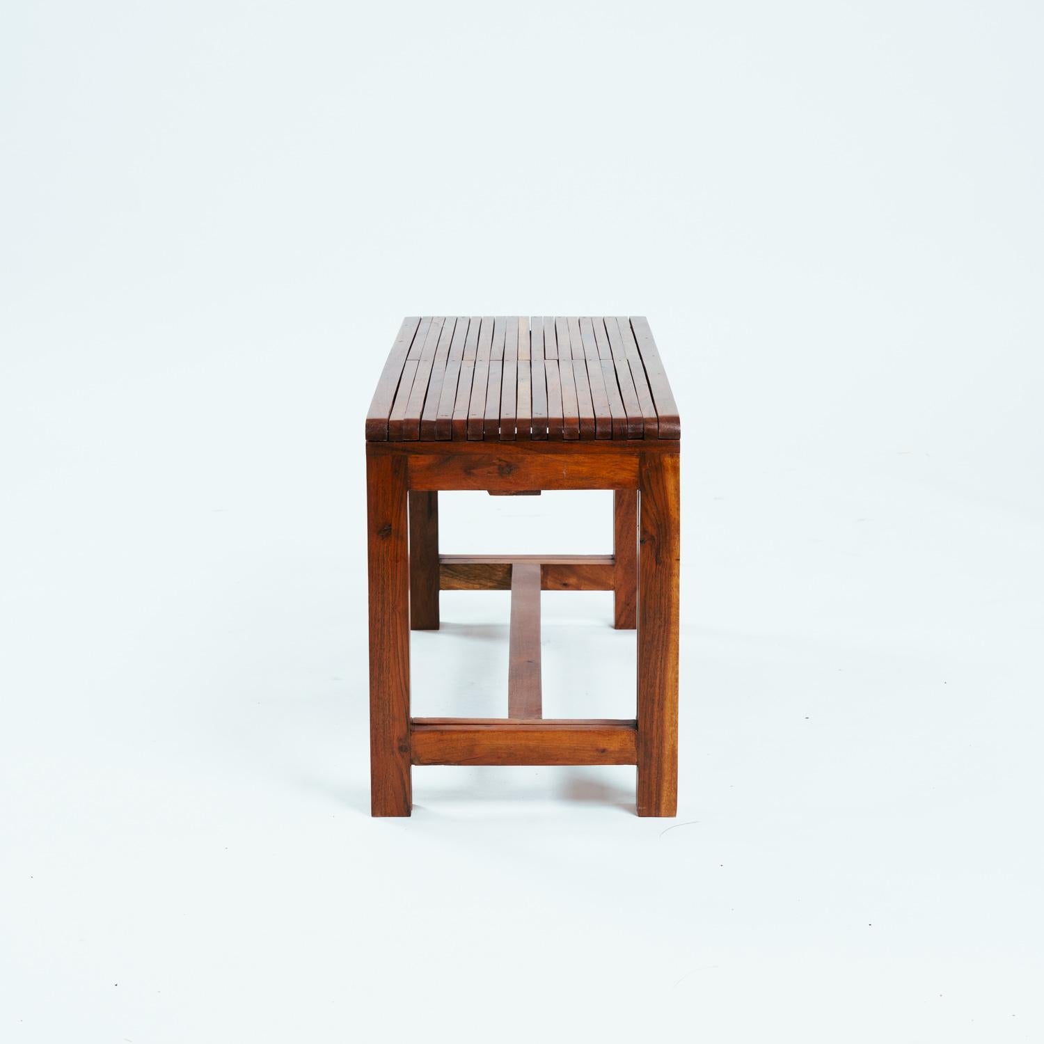 Inconnu Table d'appoint extensible en teck vintage en vente