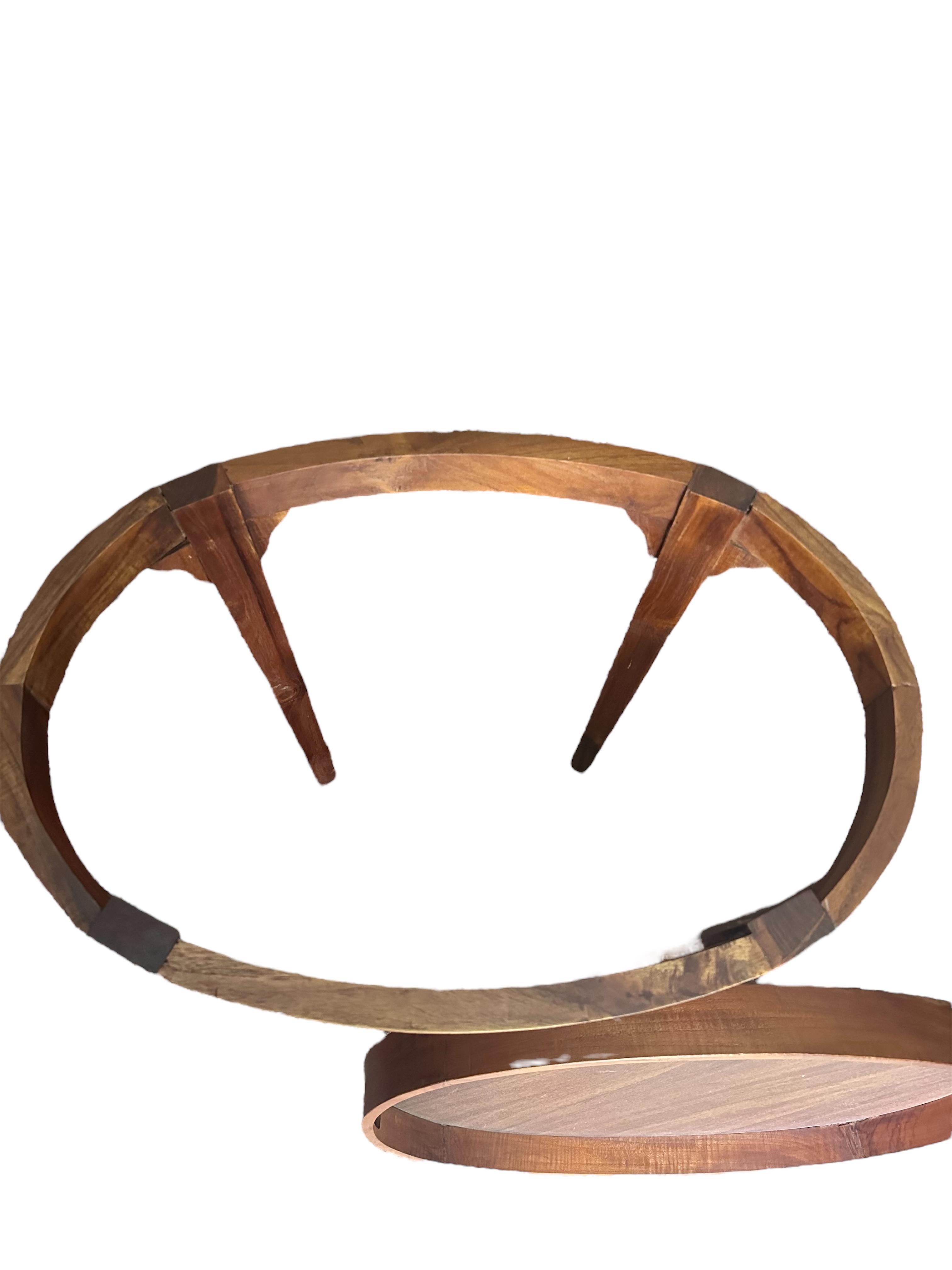 Table d'appoint en teck du milieu du siècle. Bon état - En vente à Vero Beach, FL