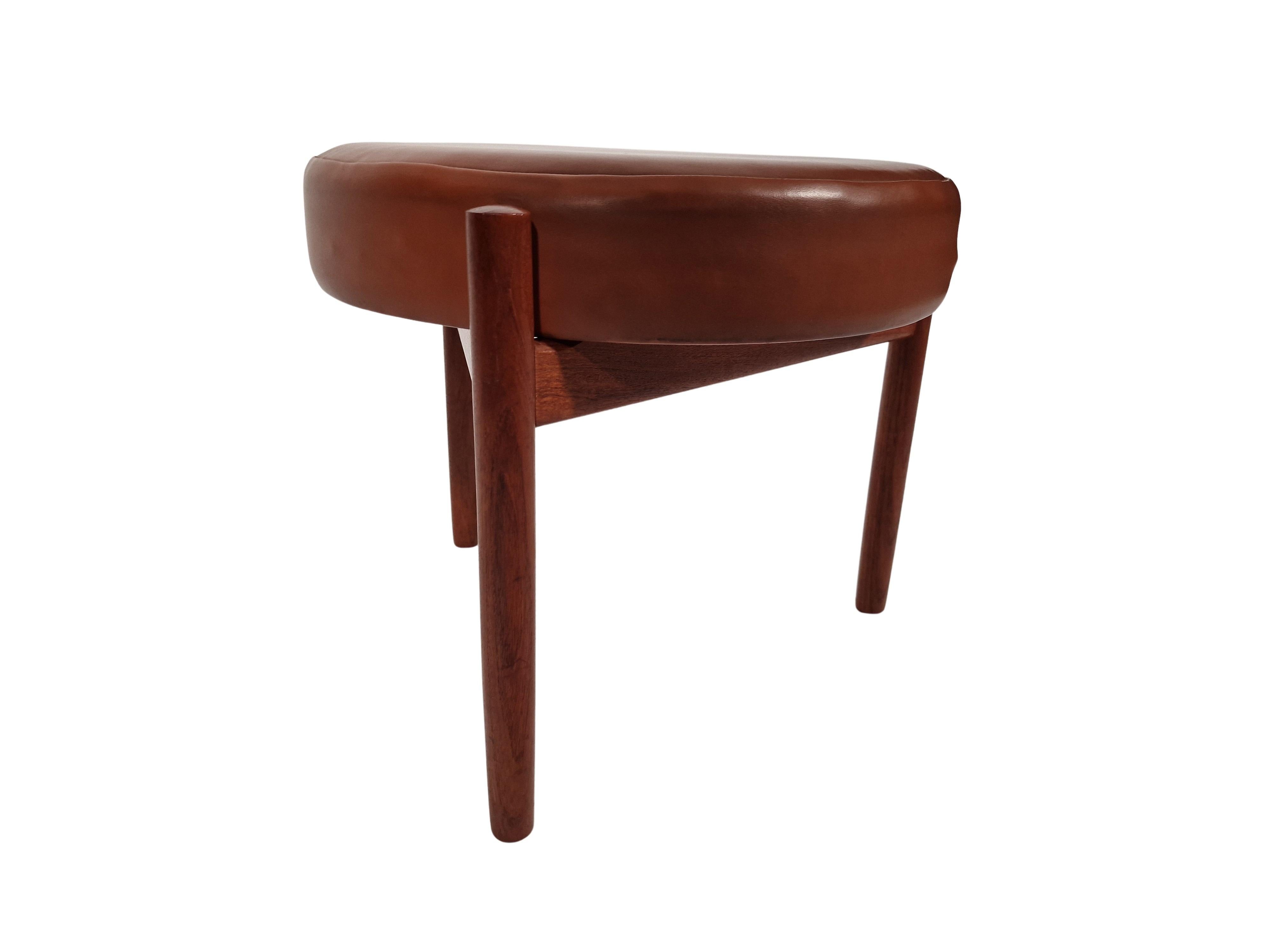 Vintage teak stool by Hugo Frandsen for Spøttrup Danish Mid-Century Design 1960s Danés en venta