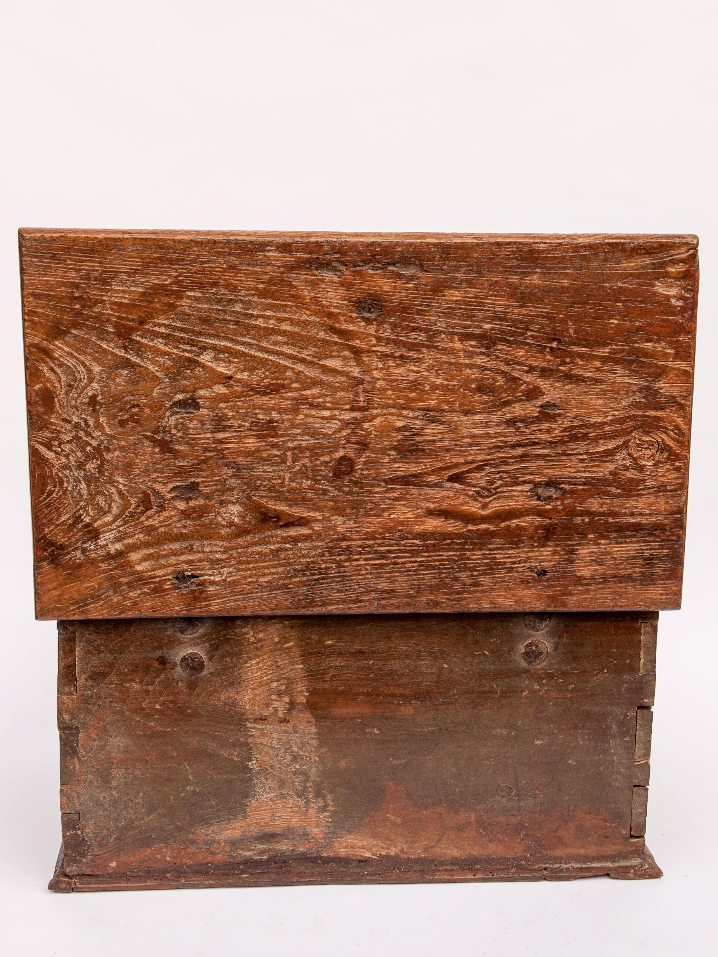 Vintage Teak Storage Chest with Heavily Grained Top, Java Mid-20th Century 13