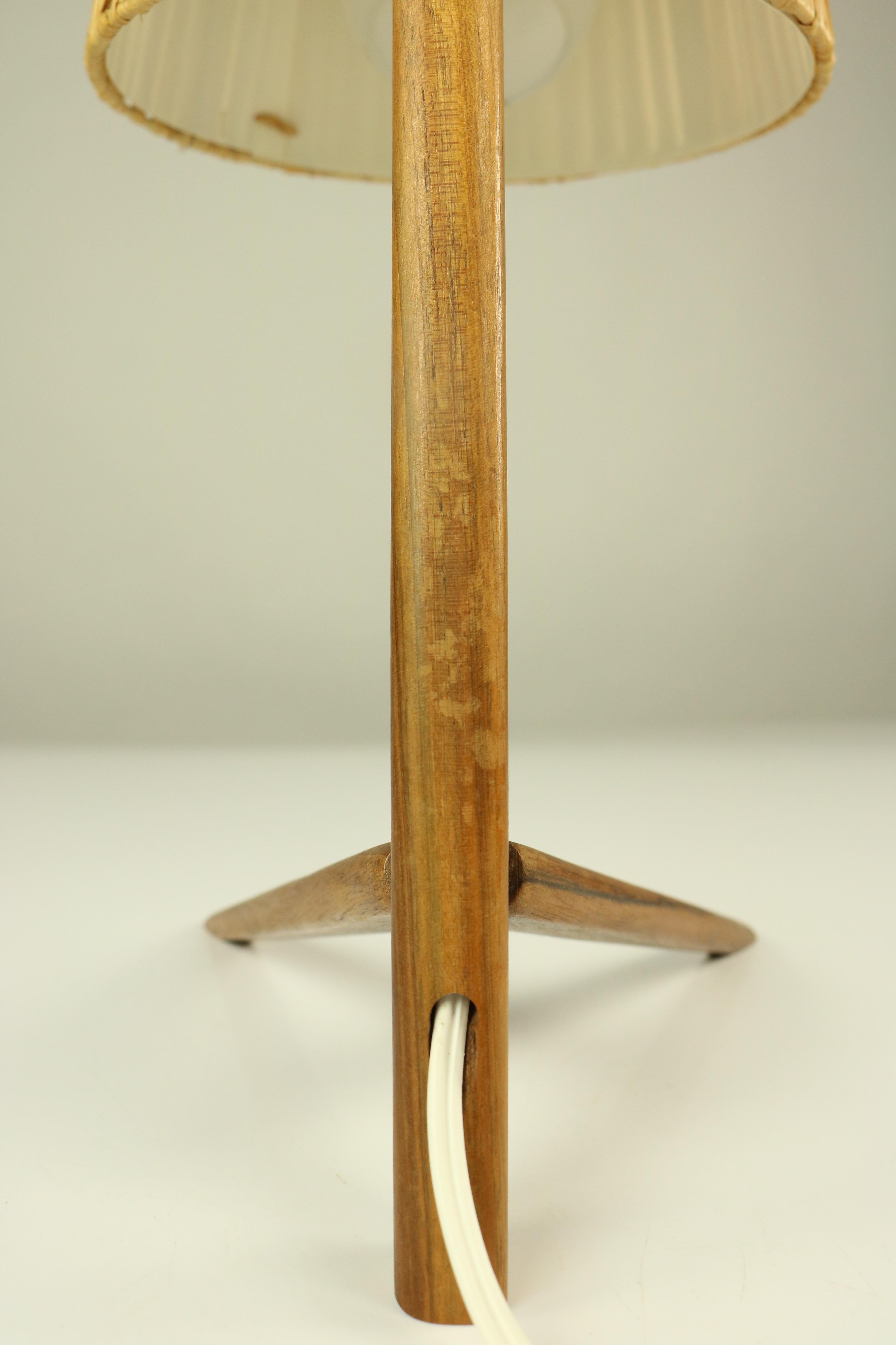 Mid-20th Century Vintage Teak Table Lamp Crow Foot & Bast Shade Midcentury 1950s Austria Kalmar For Sale