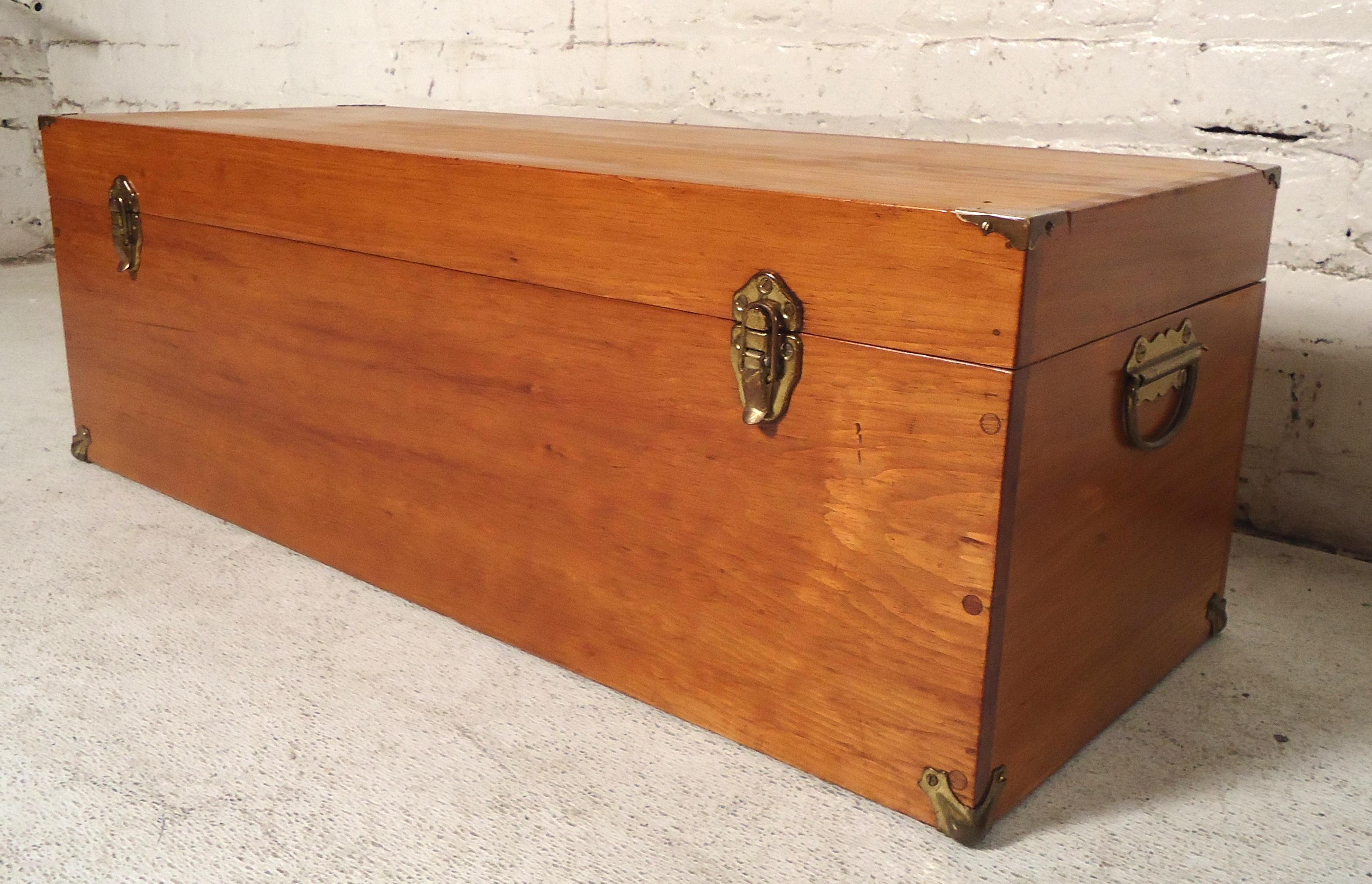Teak wood trunk with brass hardware and interior wood tray.

(Please confirm item location - NY or NJ - with dealer).
 
