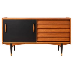 Credenza vintage in legno di teak di Nils Jonsson per Hugo Troeds, The Scandinavian Modern