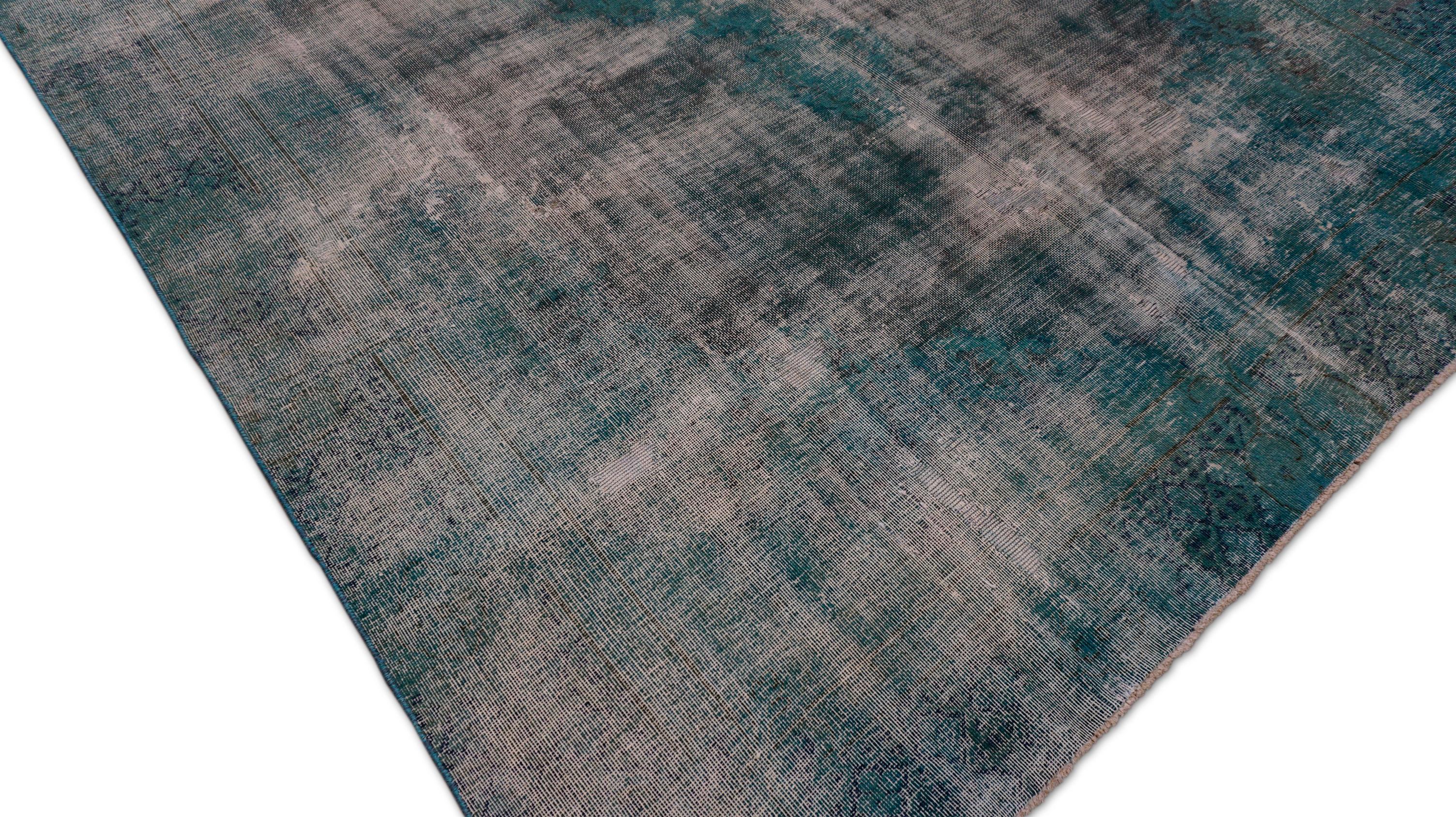 Teal Overdyed Täbris-Wollteppich 5'5''x9'6'' im Zustand „Gut“ im Angebot in Torrance, CA