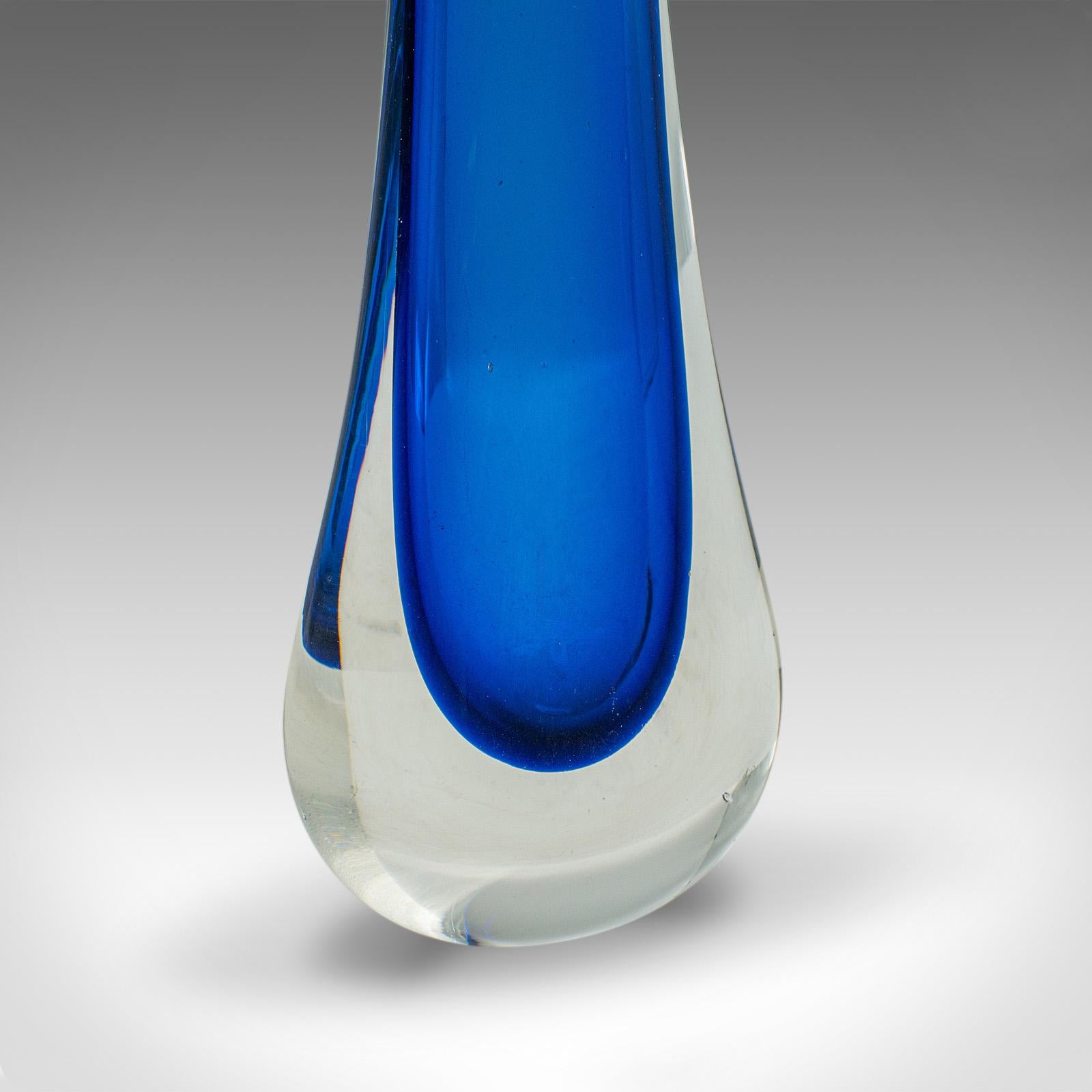 Vaso a goccia d'epoca, inglese, vetro artistico, manicotto per fiori, decorazione, esposizione in vendita 2