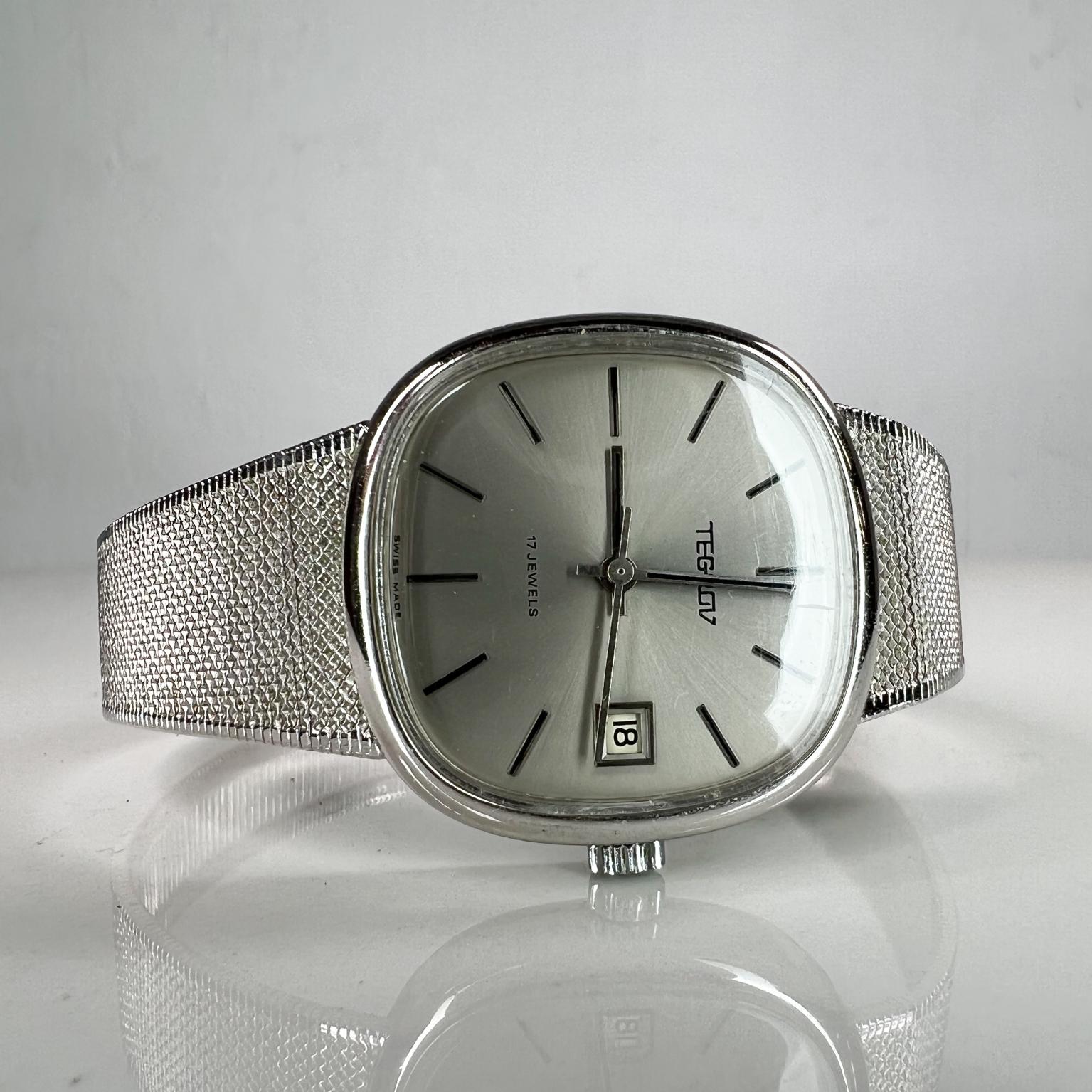 Vintage Tegrov Swiss made vintage Mechanical watch
17 jewels 
Stainless steel
Measures: 9 long x 1.38 w x .38 thick
Preowned original unrestored vintage condition
See images provided.


