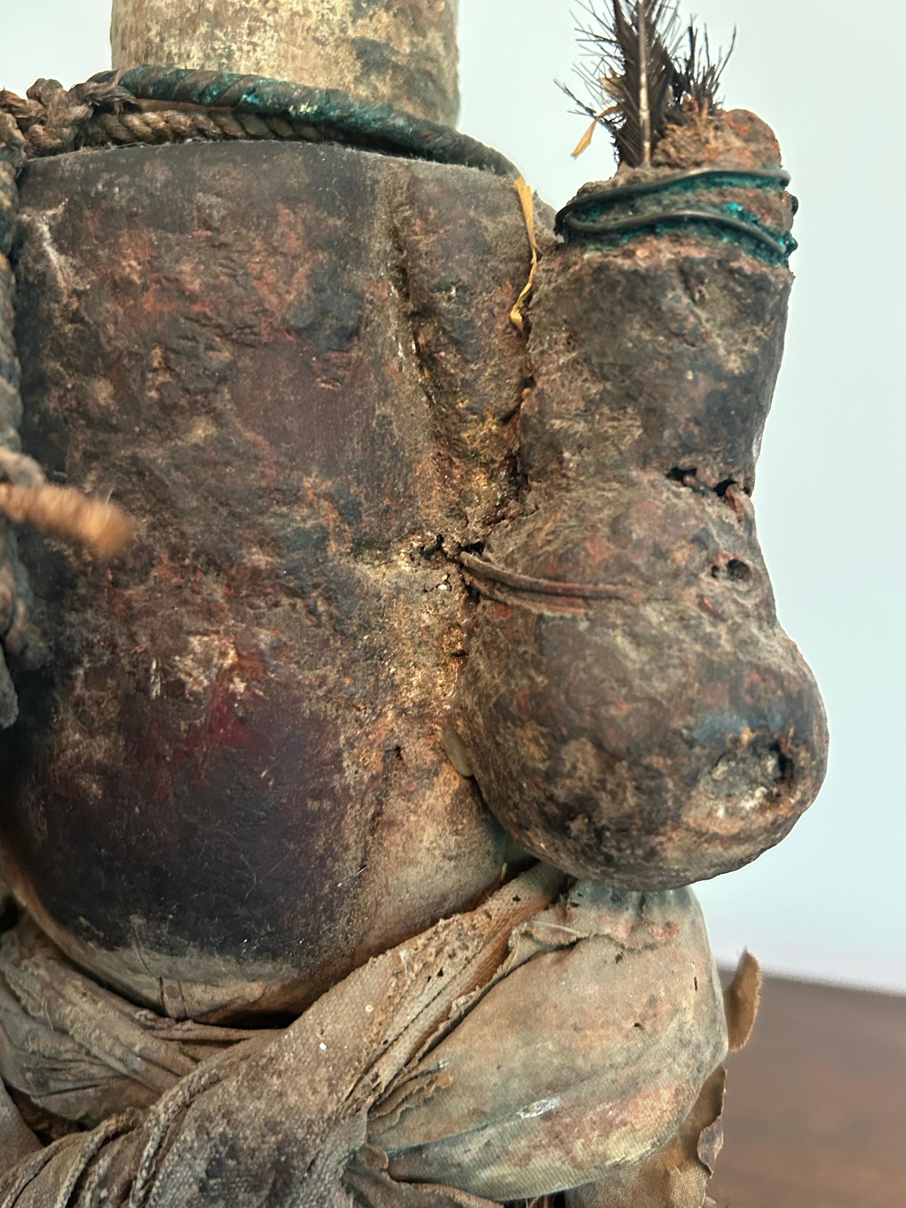 Vintage Teke Figur Afrikanische Kunst (Handgeschnitzt) im Angebot
