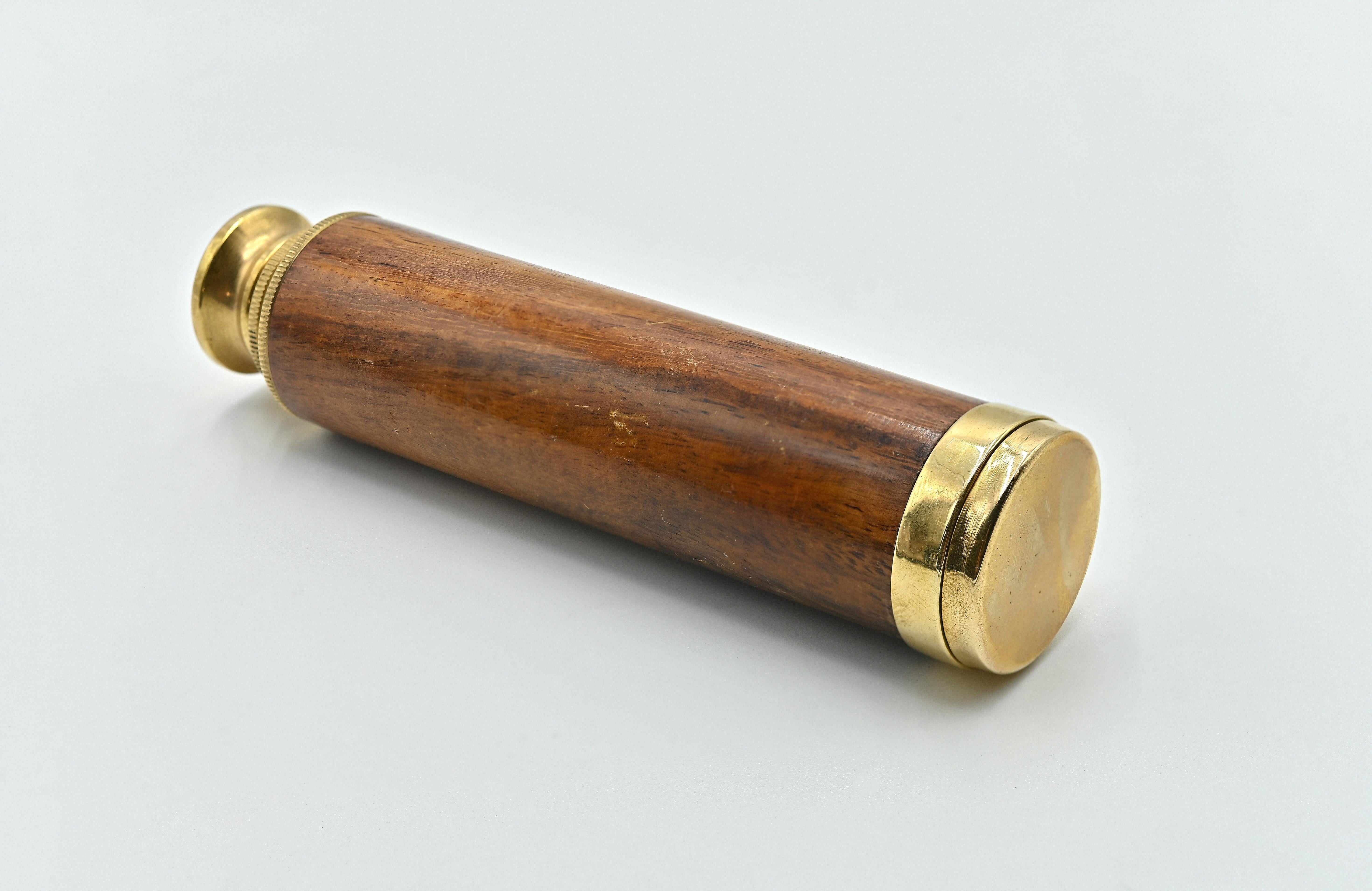 Legno Telescopio d'epoca, inizio XX secolo in vendita