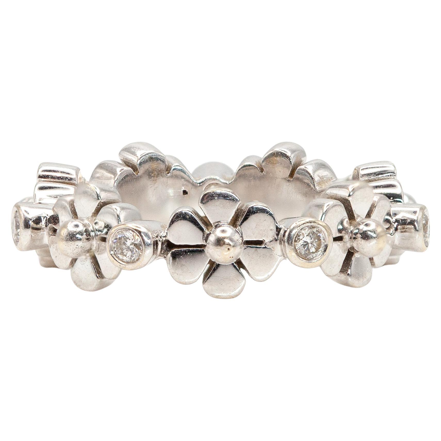 Vintage Temple St. Clair Bague d'éternité en or blanc 18K avec fleur et diamant en vente