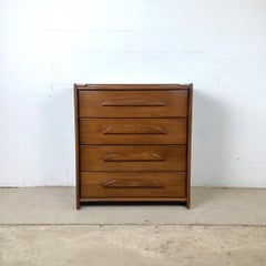Vintage Templeton Furniture Co. Cassettone in noce a quattro cassetti, Brattleboro Vermont