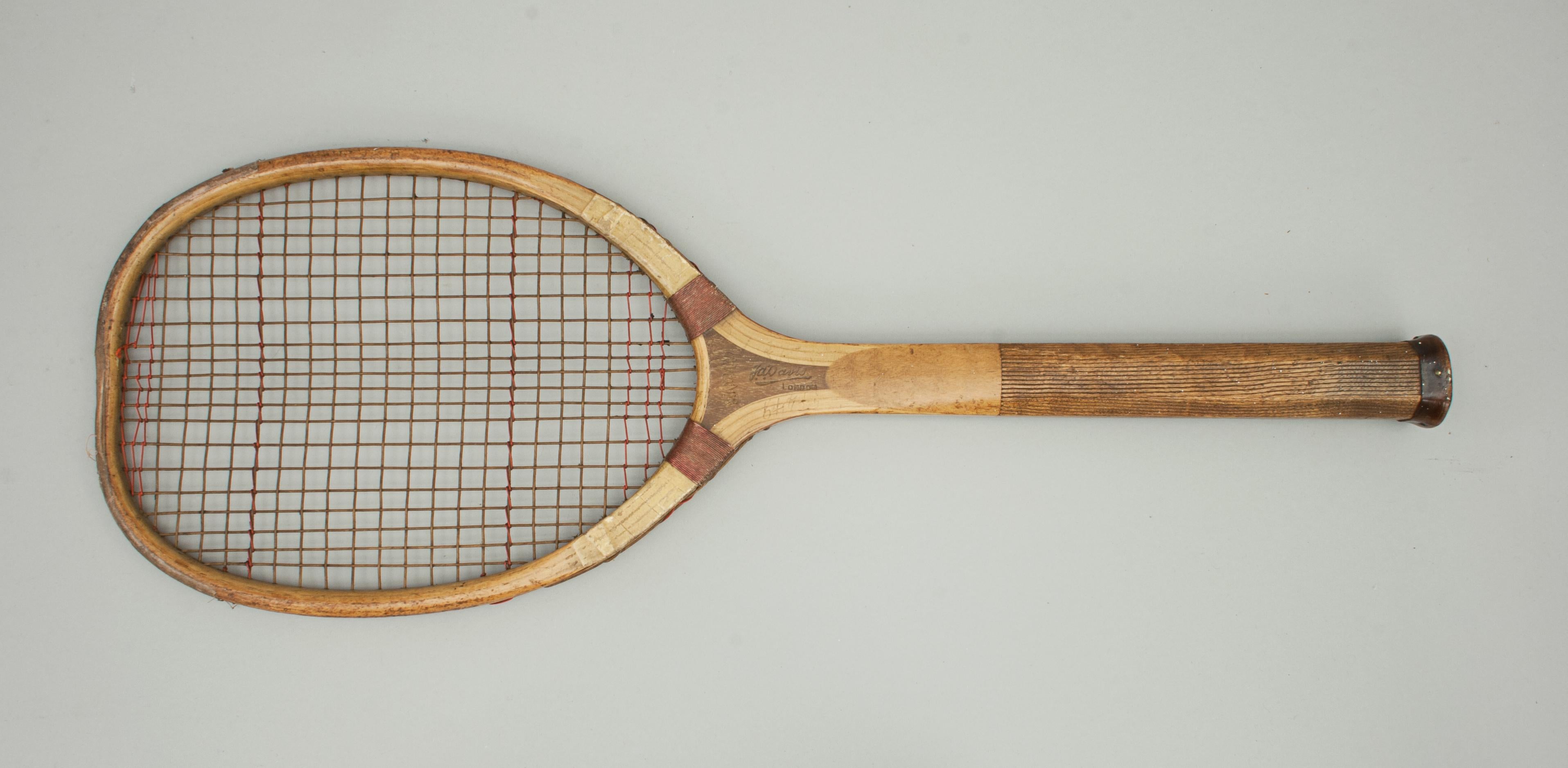Vintage Tennis Racket In Good Condition In Oxfordshire, GB