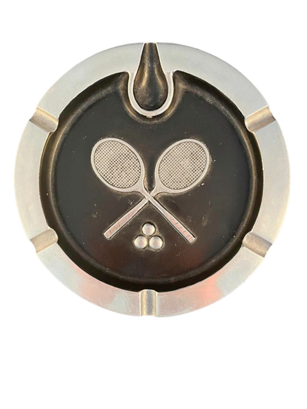 20ième siècle Cendrier vintage en aluminium coulé sur le thème du tennis attribué à Bruce Fox en vente