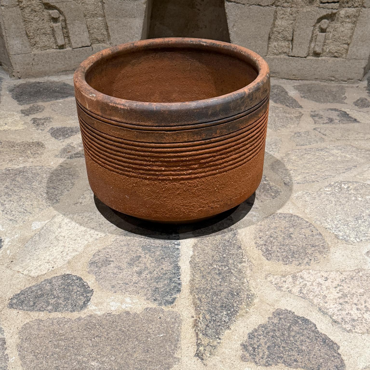 Vintage Terracotta Planter ModernStyle Gainey Pottery Style Era en Bastante bueno estado para la venta en Chula Vista, CA
