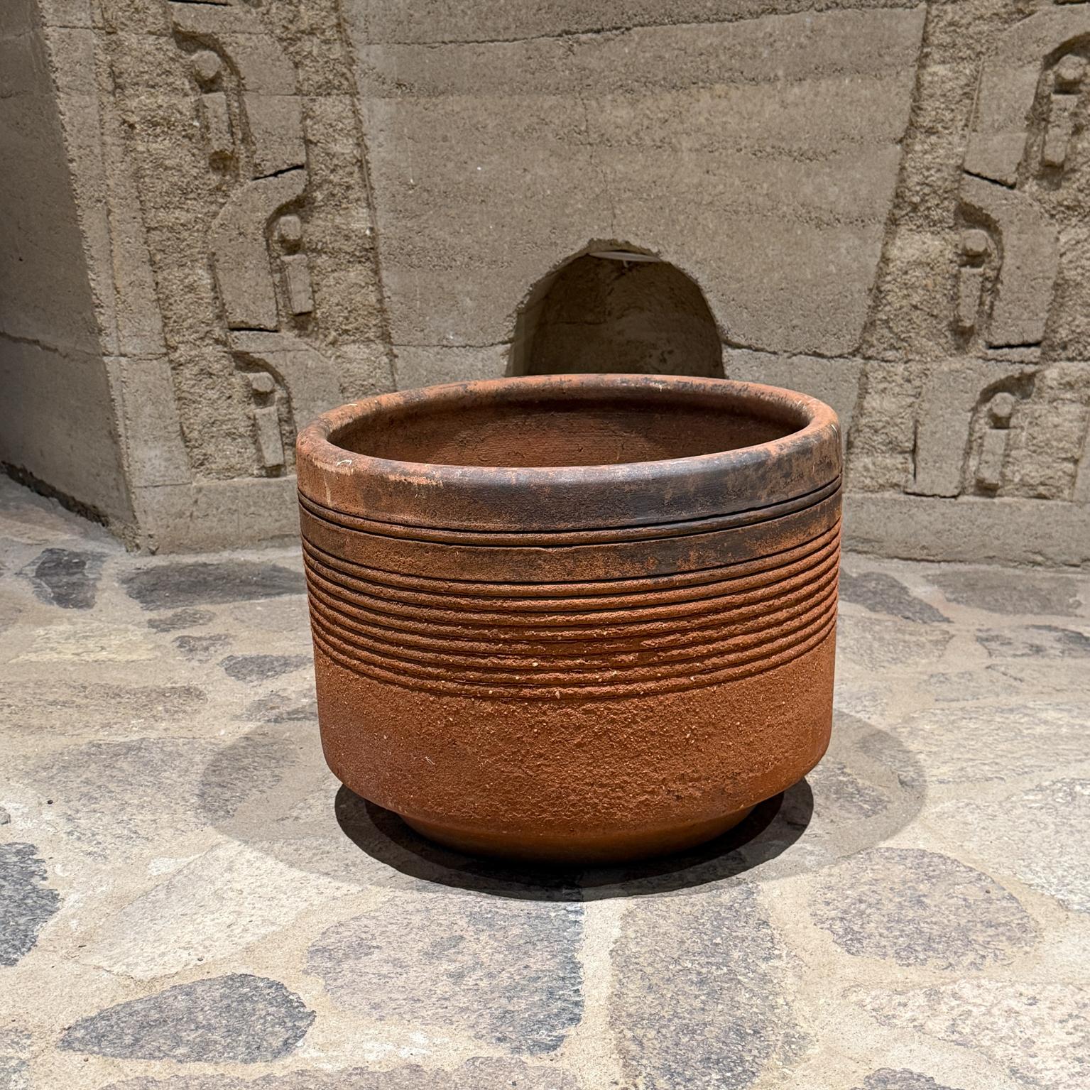Vintage Terracotta Planter ModernStyle Gainey Pottery Style Era finales del siglo XX en venta