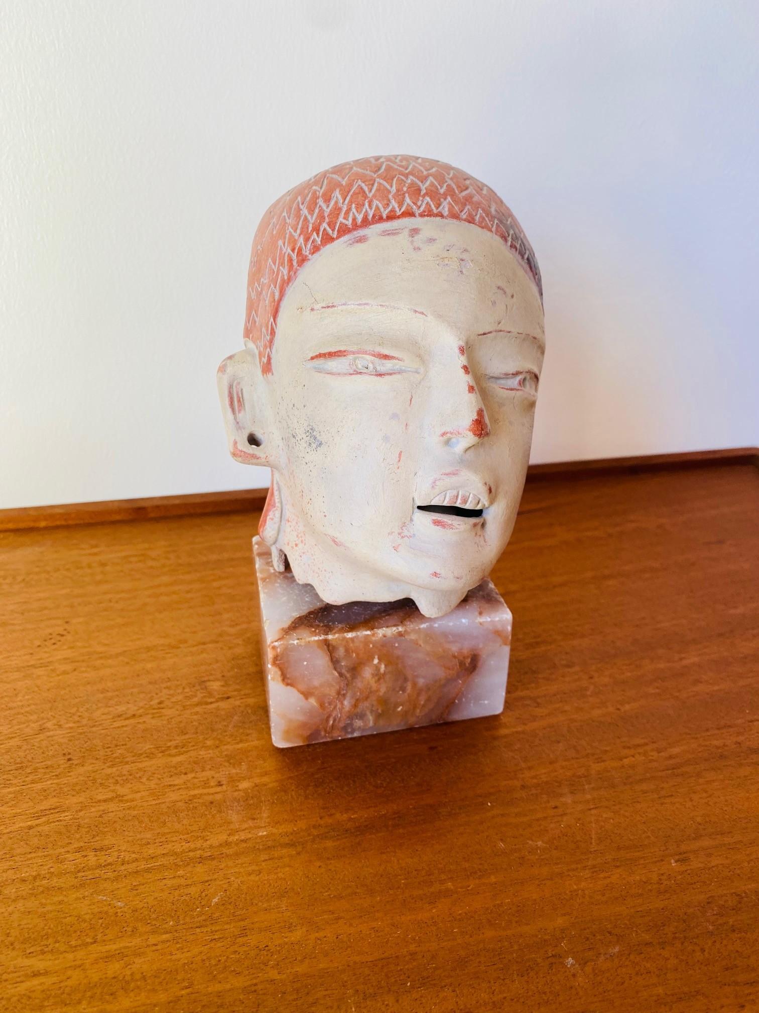 Messicano Scultura di testa in terracotta Pre-Columbian d'epoca proveniente dal Messico in vendita