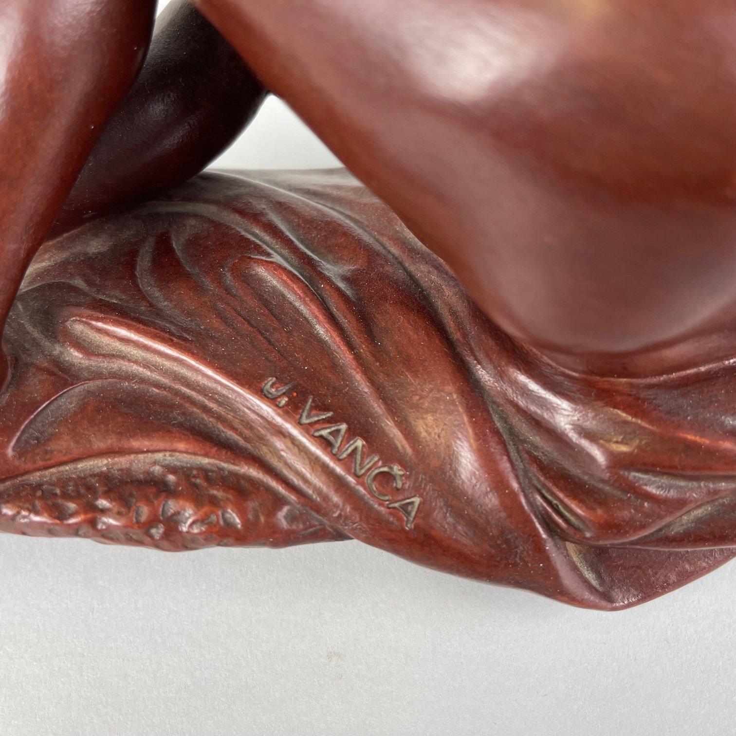 XX secolo Statua in terracotta vintage di Josef Vanča, anni '60 in vendita