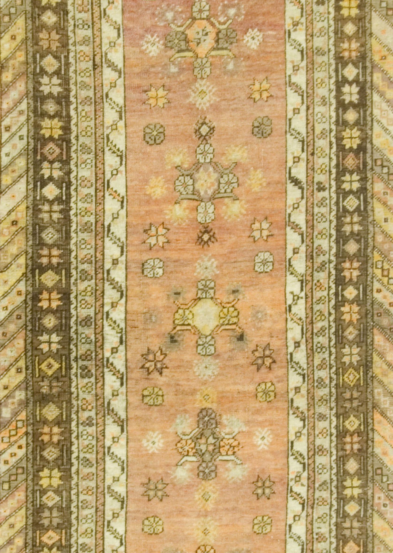 Vintage Terracotta Türkisch Oushak Hand geknüpft Läufer  3'2 x 9'6 (20. Jahrhundert) im Angebot