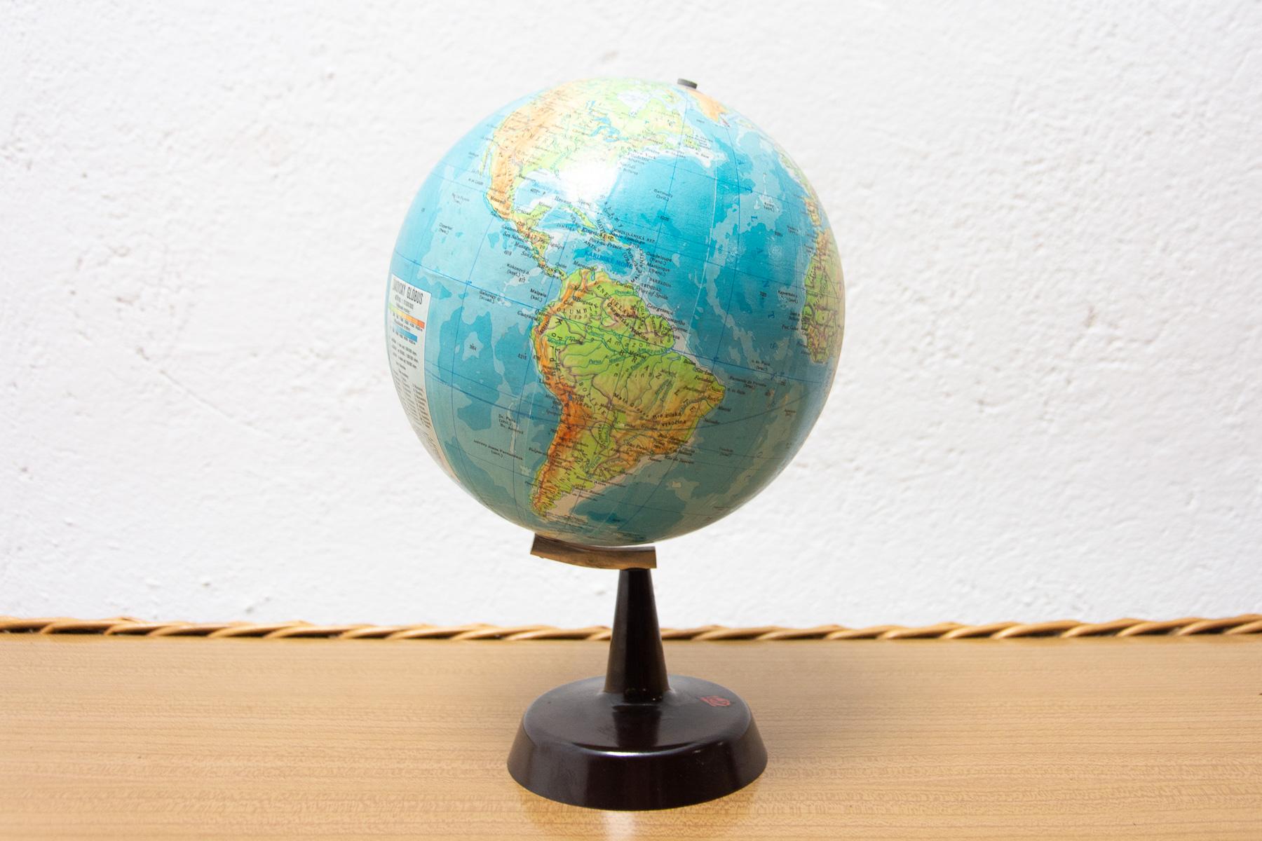 This Vintage Terrestrial globe was made in the 1970s in the former Czechoslovakia for school supply.

It´s made of plastic, wood and cardboard. It´s in good Vintage condition.

Five pieces available.

Price is for the one.

Measures: