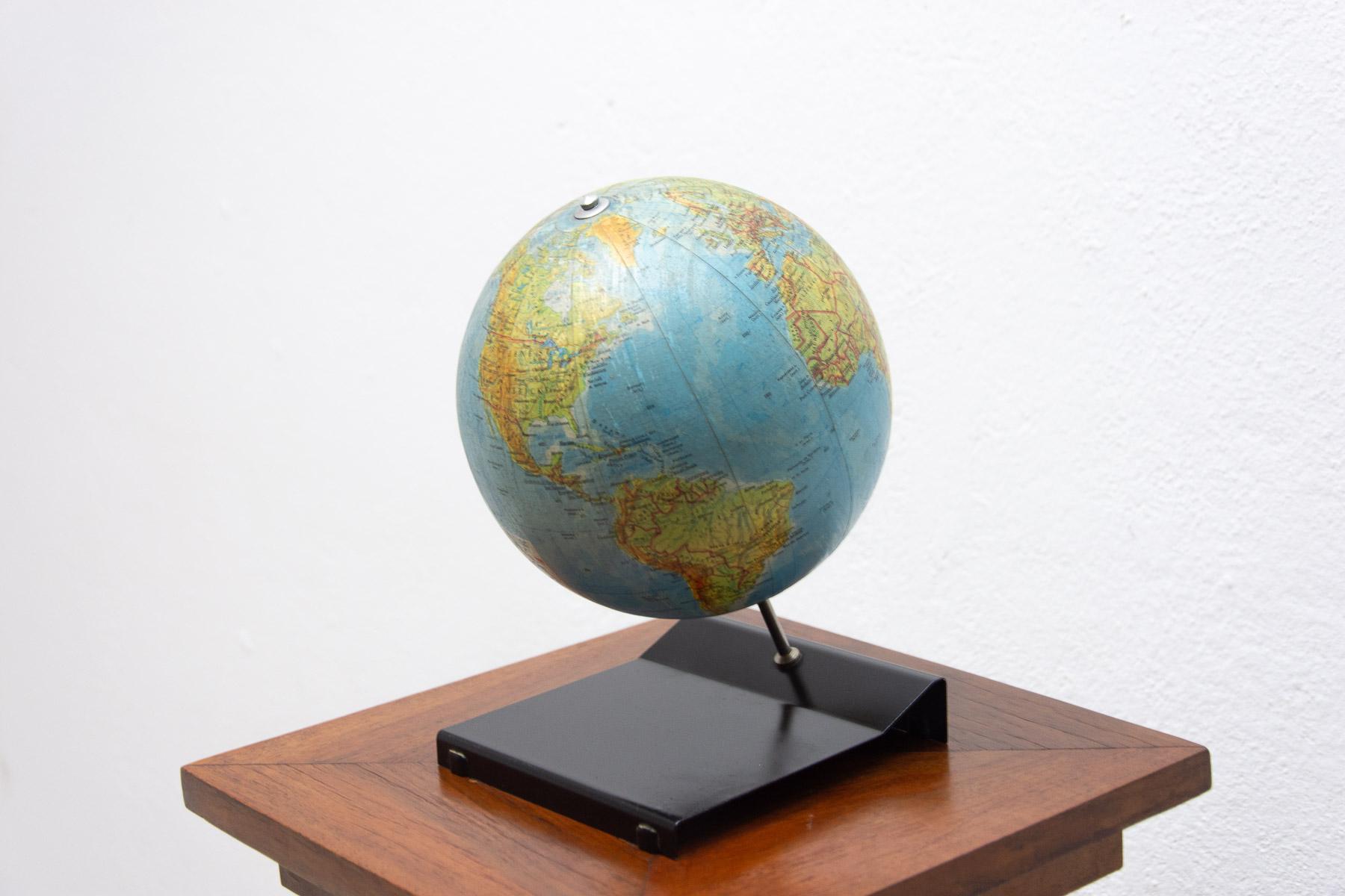 Terrestrial Globe, 1970er Jahre, Tschechoslowakei (Moderne der Mitte des Jahrhunderts) im Angebot