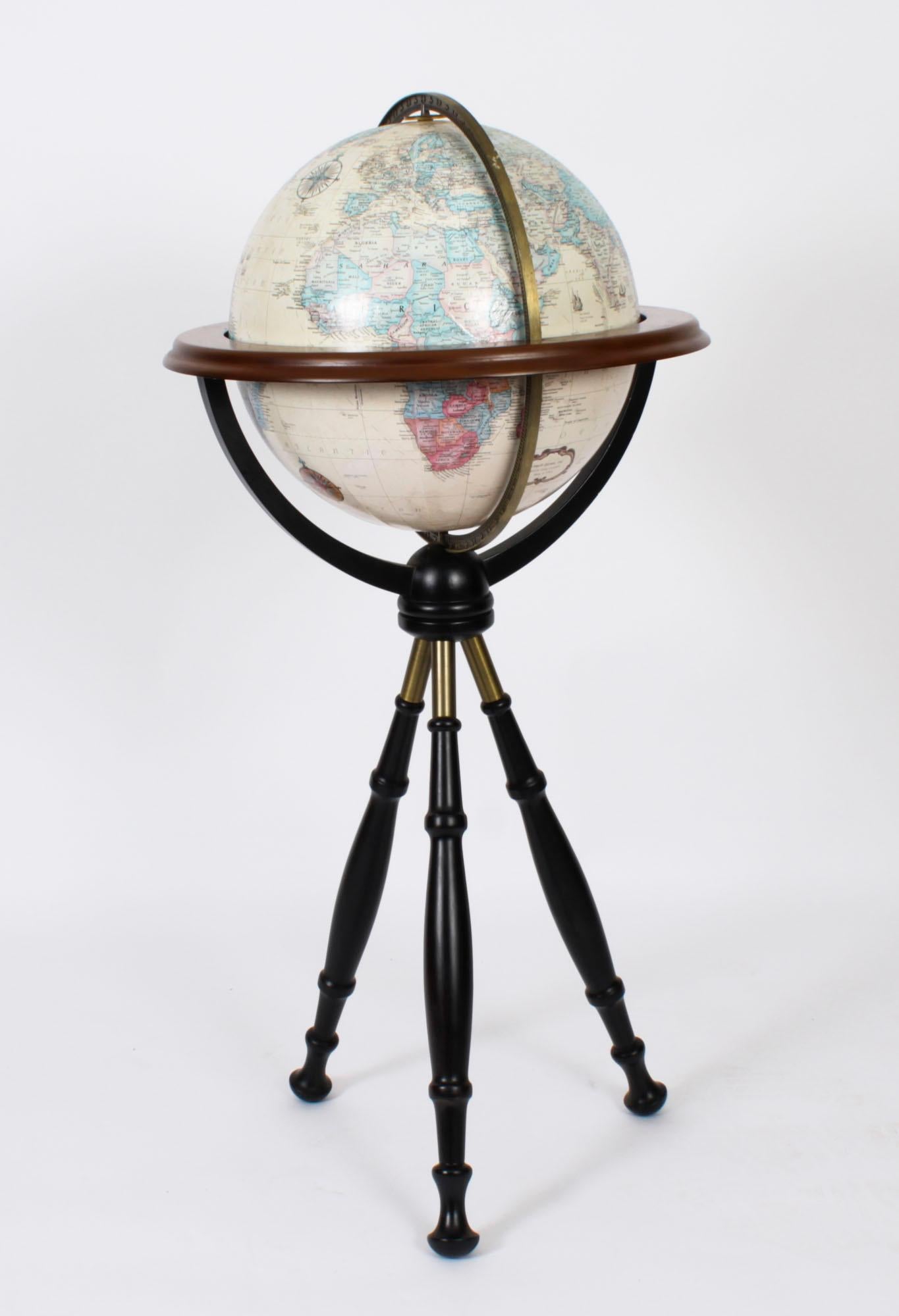 Globe terrestre de bibliothèque vintage sur Stand 20ème siècle en vente 7