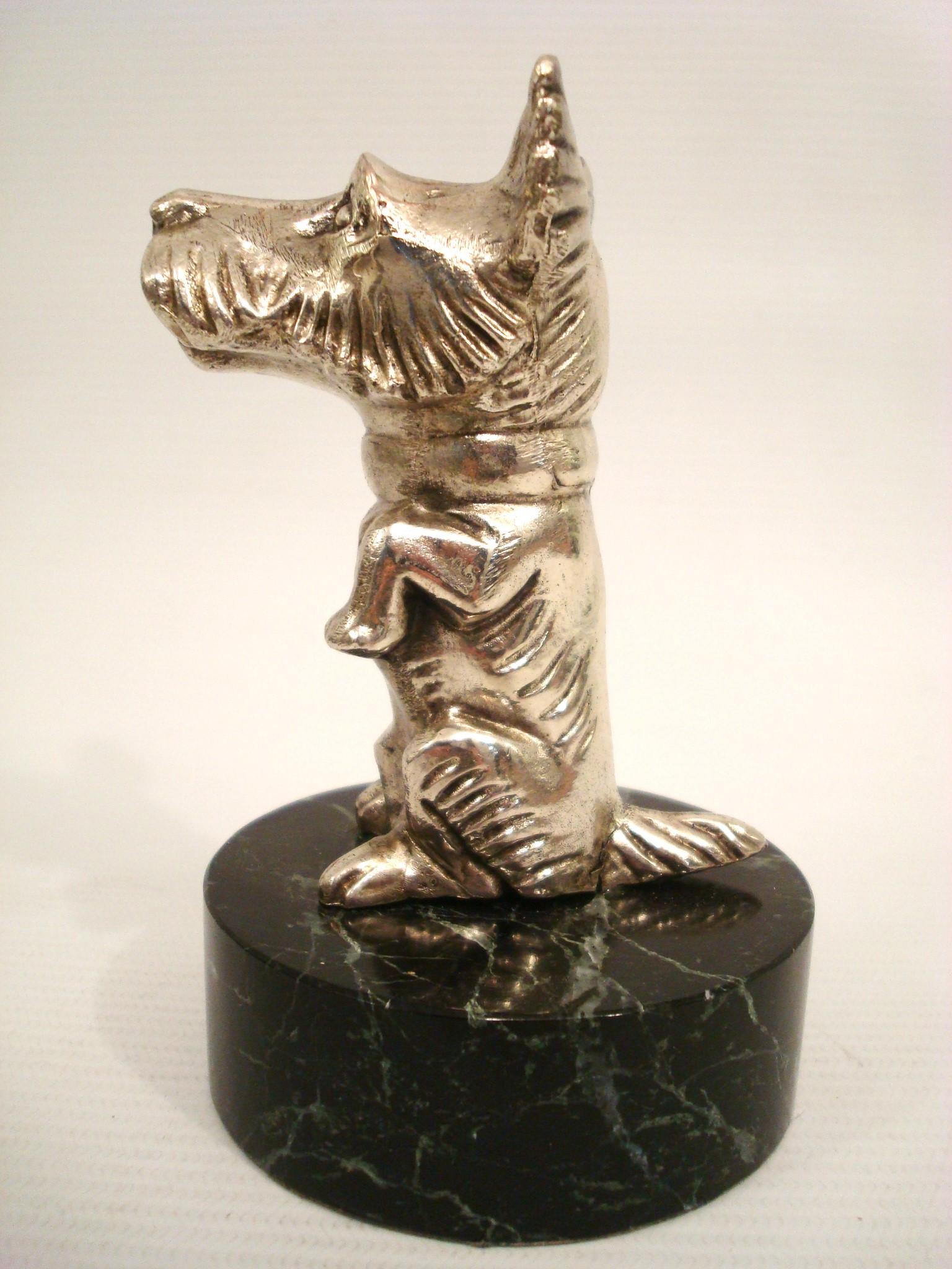 Vintage Terrier Escultura plateada / Pisapapeles de escritorio. c1930's Moderno de mediados de siglo en venta