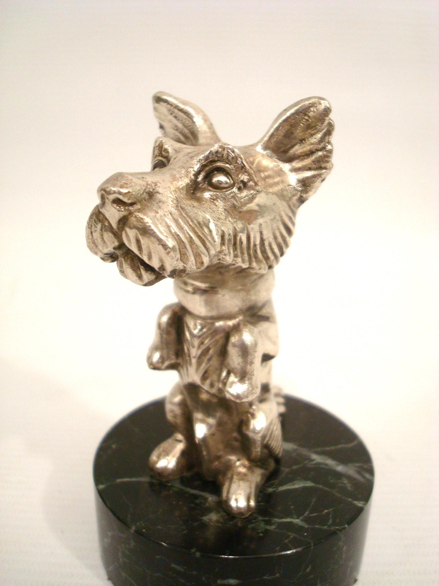 Vintage Terrier Escultura plateada / Pisapapeles de escritorio. c1930's Metal en venta
