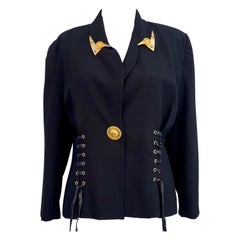 Giacca vintage in pizzo di pelle con medaglione d'oro Terry Paris