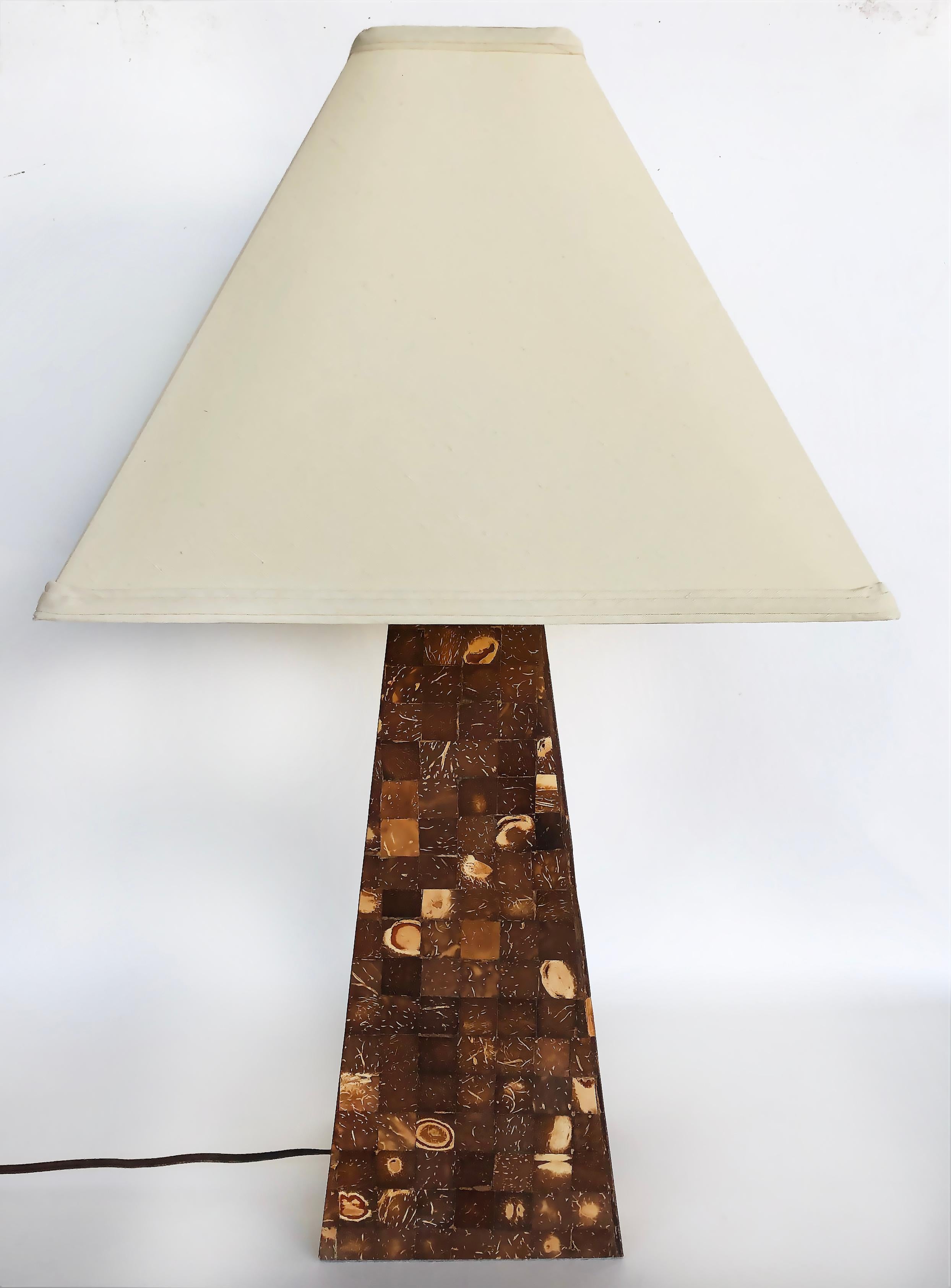 20th Century Vintage Tessellated Coconut Shell Table Lamp For Sale
