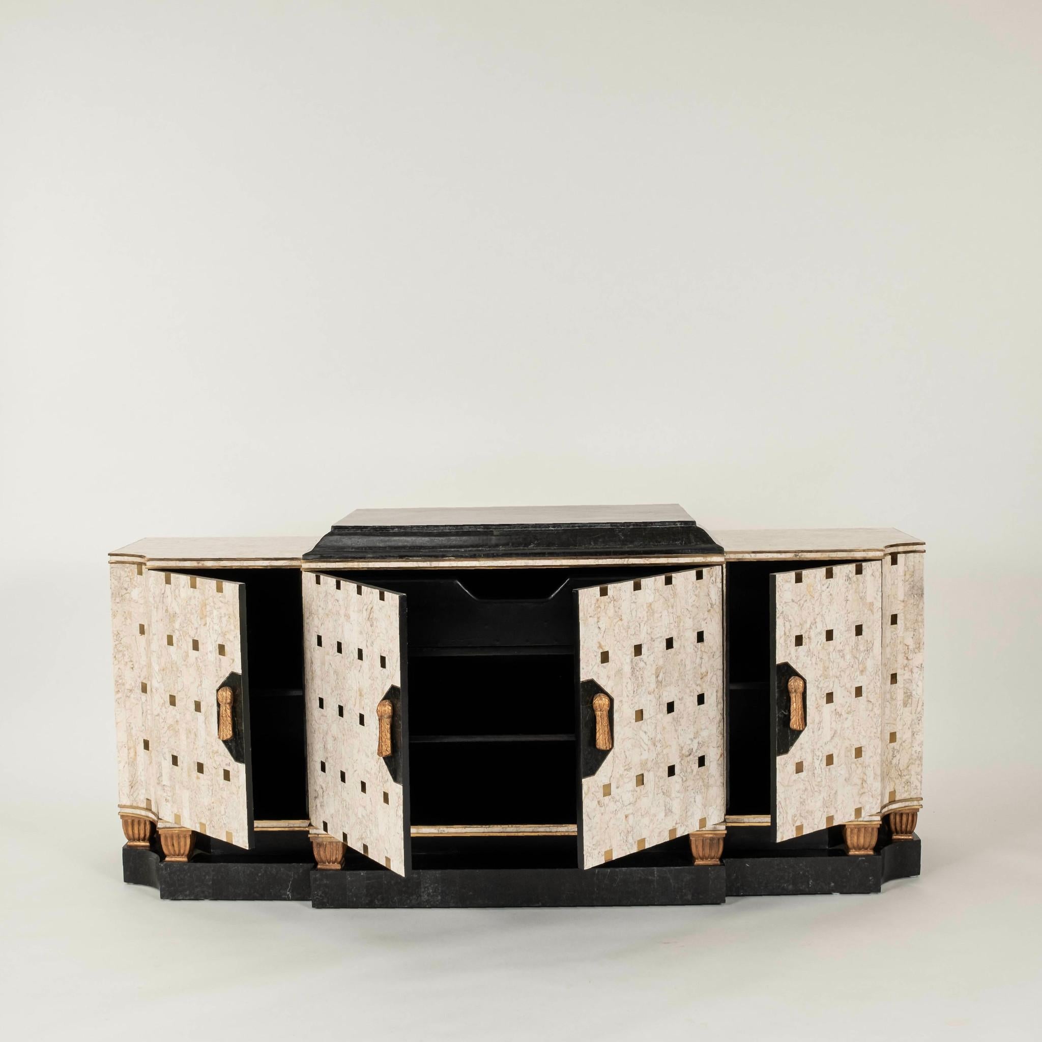 Vintage Tessellated Marble Brass Credenza (Moderne) im Angebot