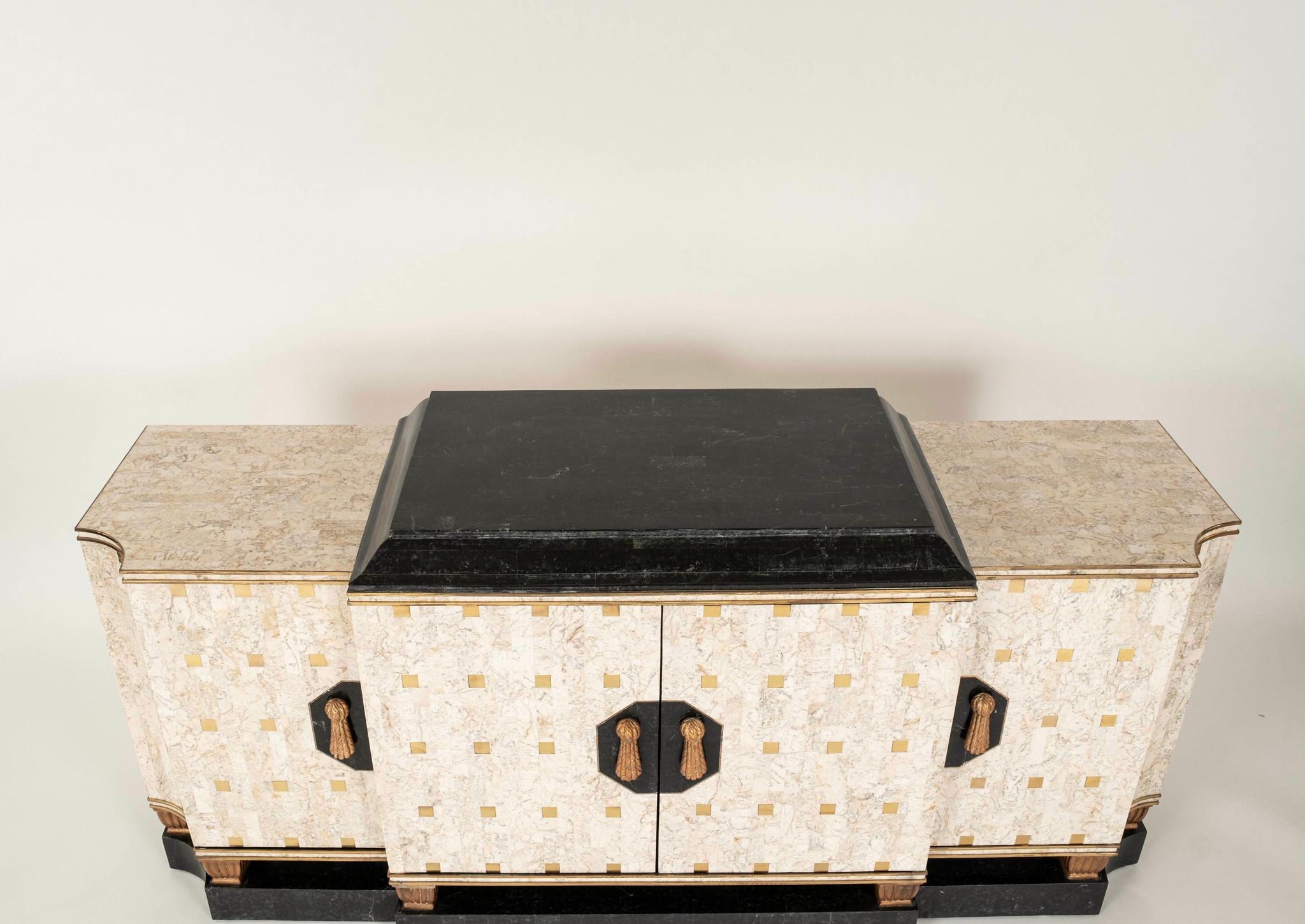 Vintage Tessellated Marble Brass Credenza (20. Jahrhundert) im Angebot
