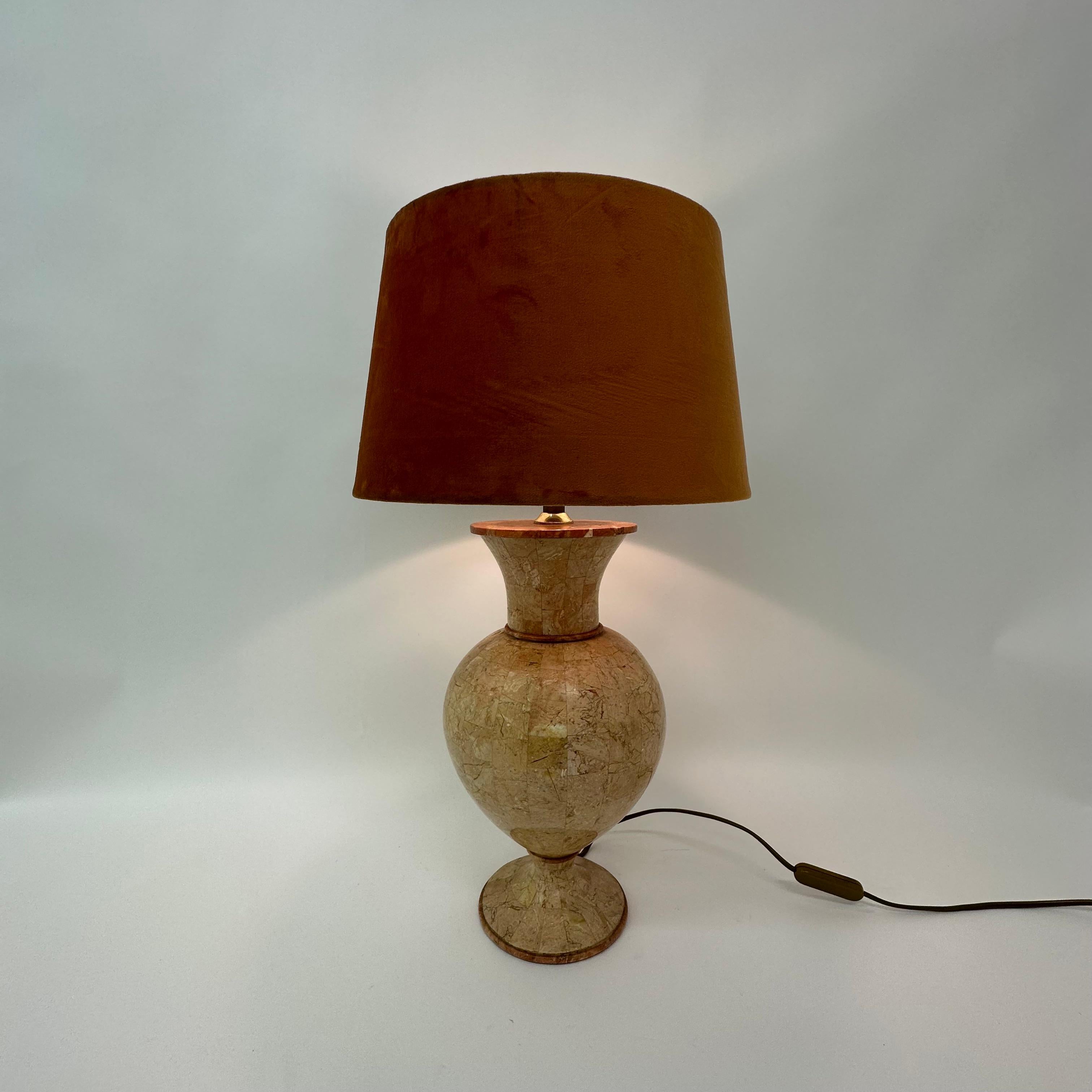 Marbre Lampe de table vintage en marbre tessellée de Maitland Smith, années 1970 en vente