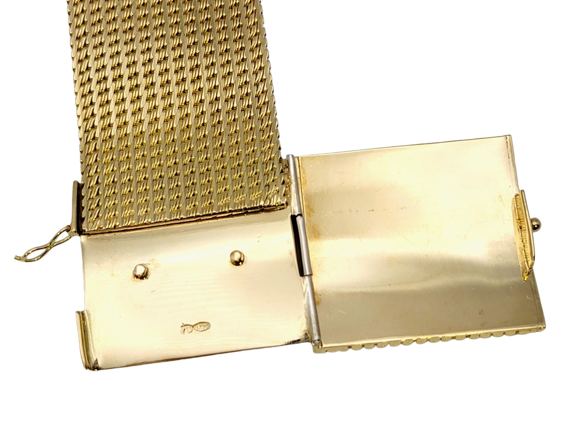 Breites Mesh-Armband aus strukturiertem 18 Karat Gelbgold mit großem quadratischem Verschluss, Vintage im Angebot 10