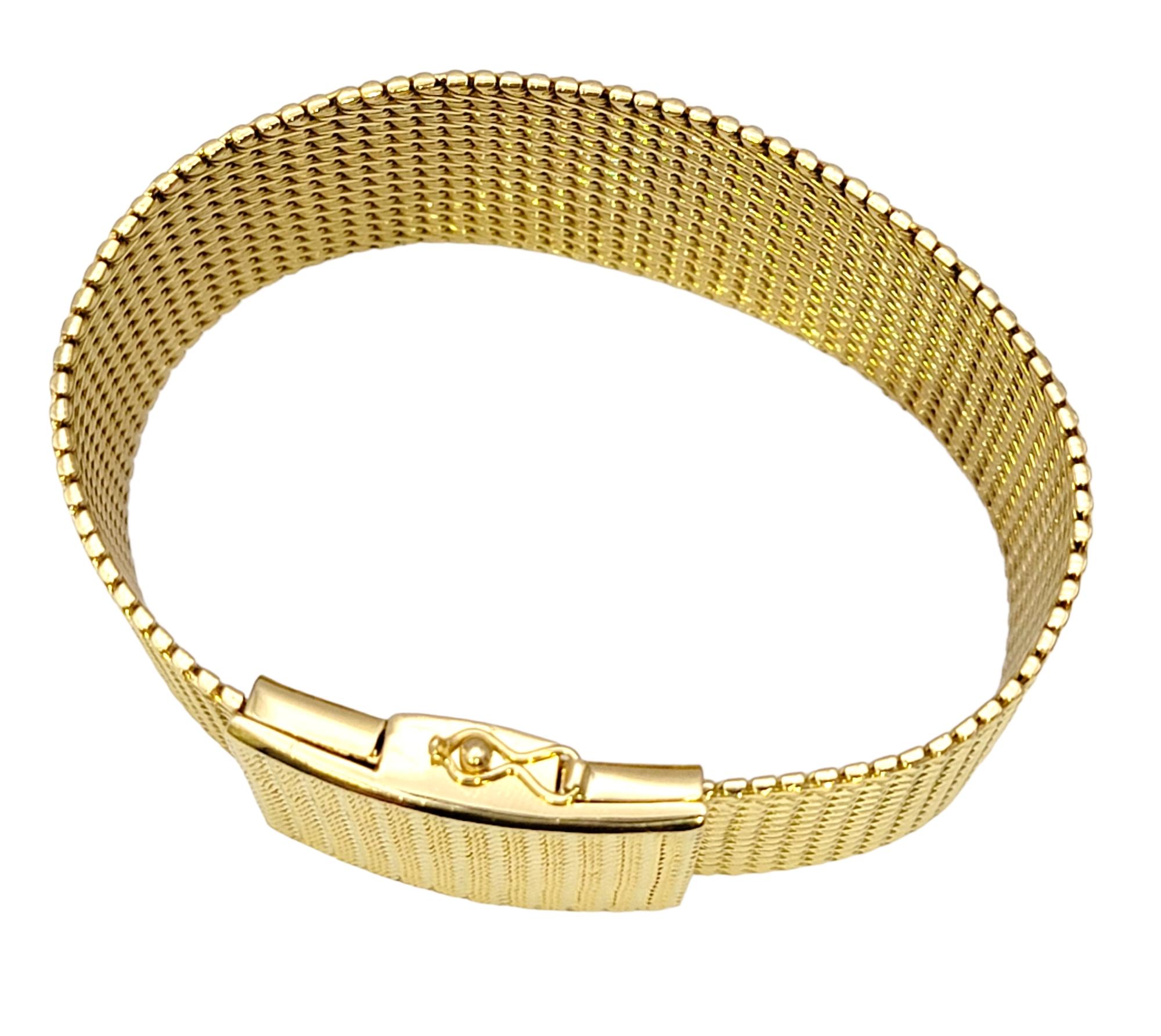 Contemporary Vintage Textured 18 Karat Yellow Gold Wide Mesh Bracelet with Big Square Clasp For Sale