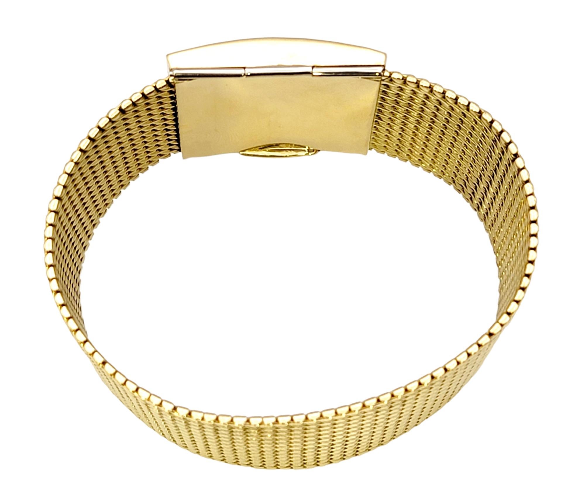 Vintage Textured 18 Karat Yellow Gold Wide Mesh Bracelet with Big Square Clasp In Good Condition For Sale In Scottsdale, AZ