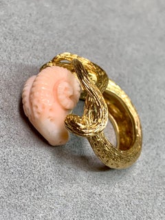Vintage Textured 18K Yellow Gold Carved Coral Ram’s Head Statement Ring Ca 1960s