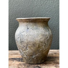 Vase en céramique vintage à la texture artisanale