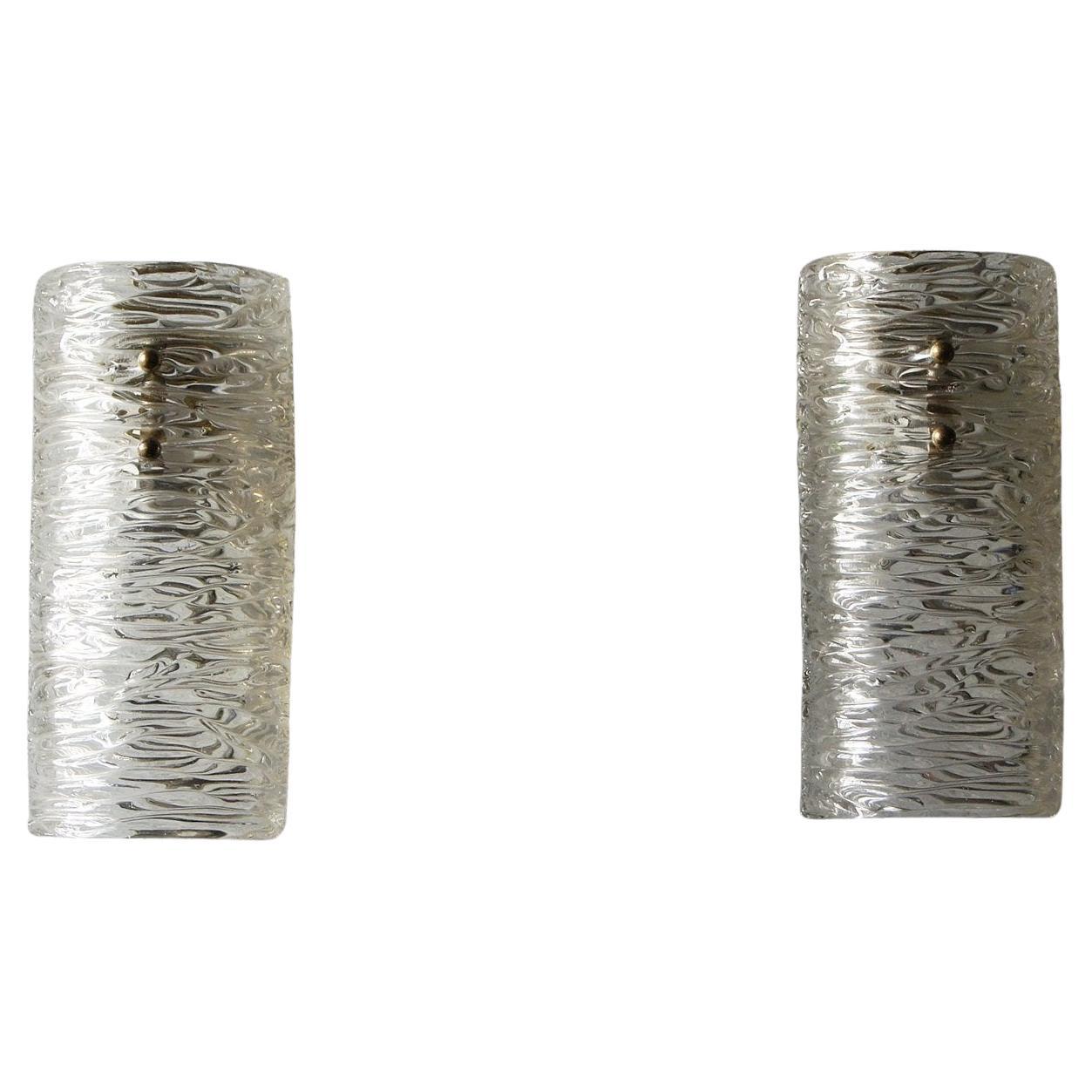 Wandleuchter aus strukturiertem Glas und Messing von J. T. Kalmar, 2er-Set, Vintage im Angebot